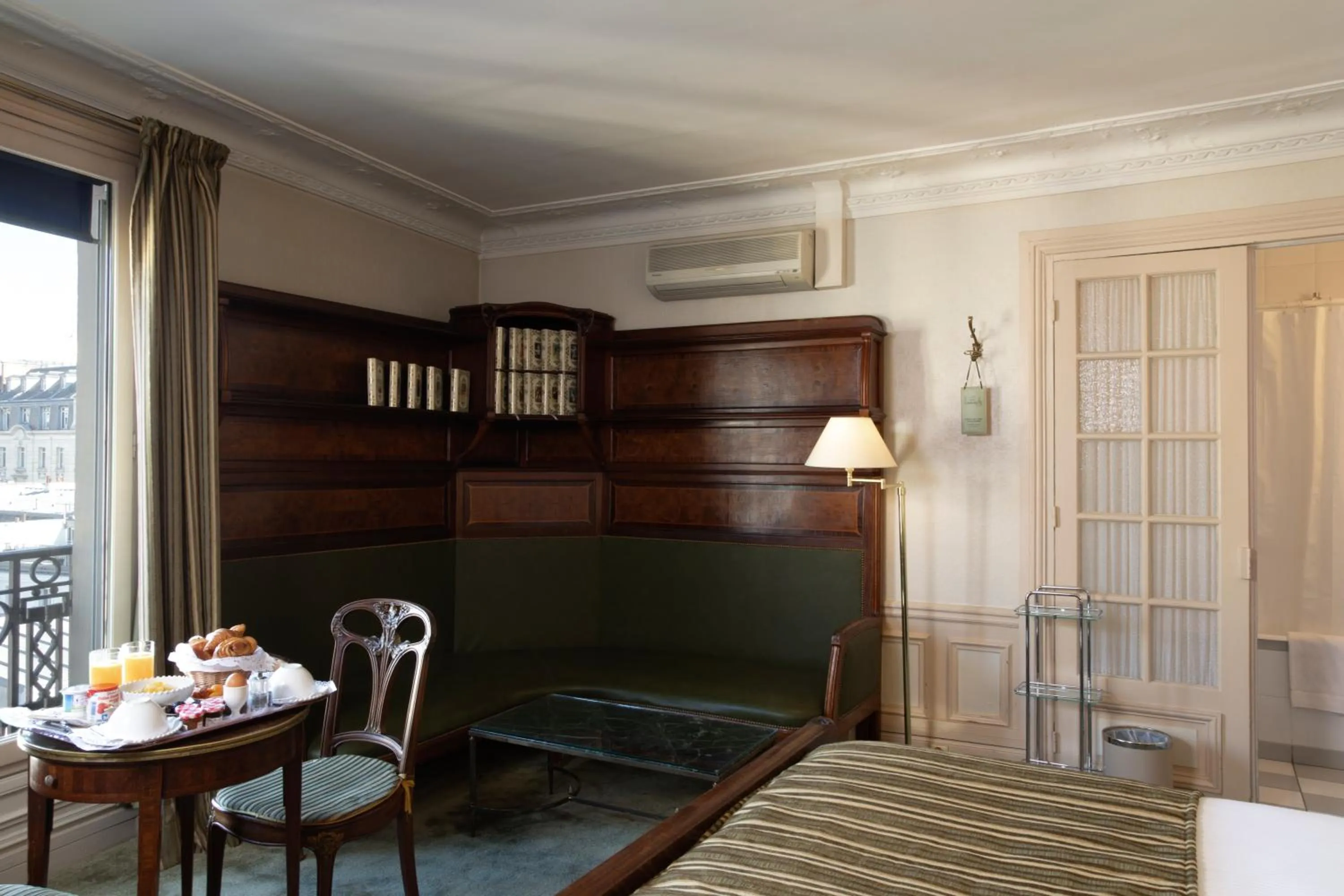 Decorative detail in Hôtel Langlois