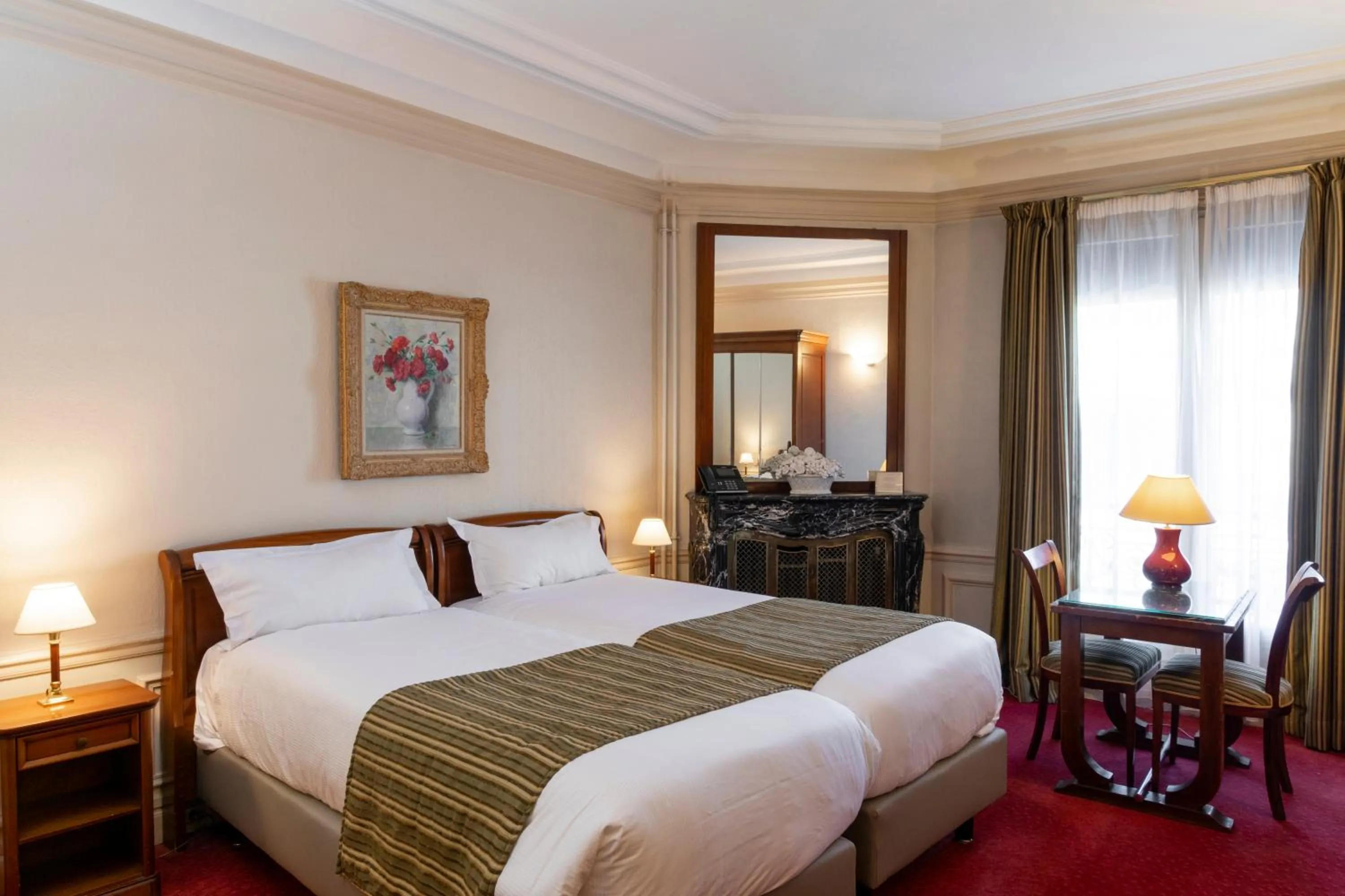 Photo of the whole room, Bed in Hôtel Langlois