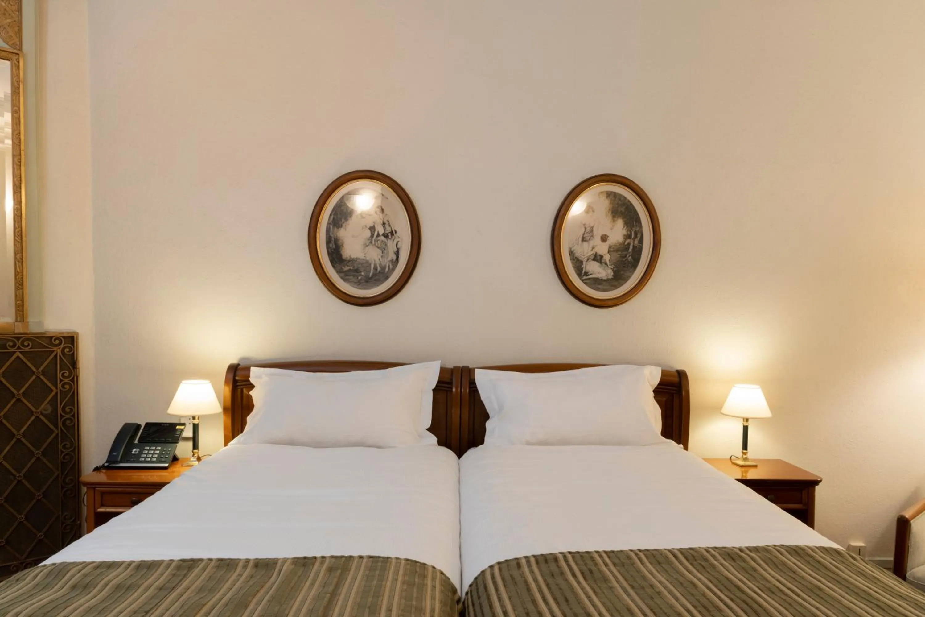 Bed in Hôtel Langlois