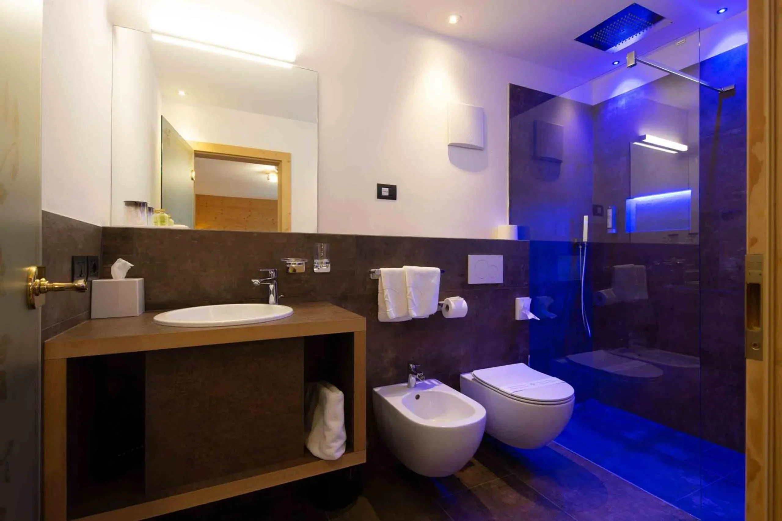 Shower in Hotel Arkadia - "Adults Only"