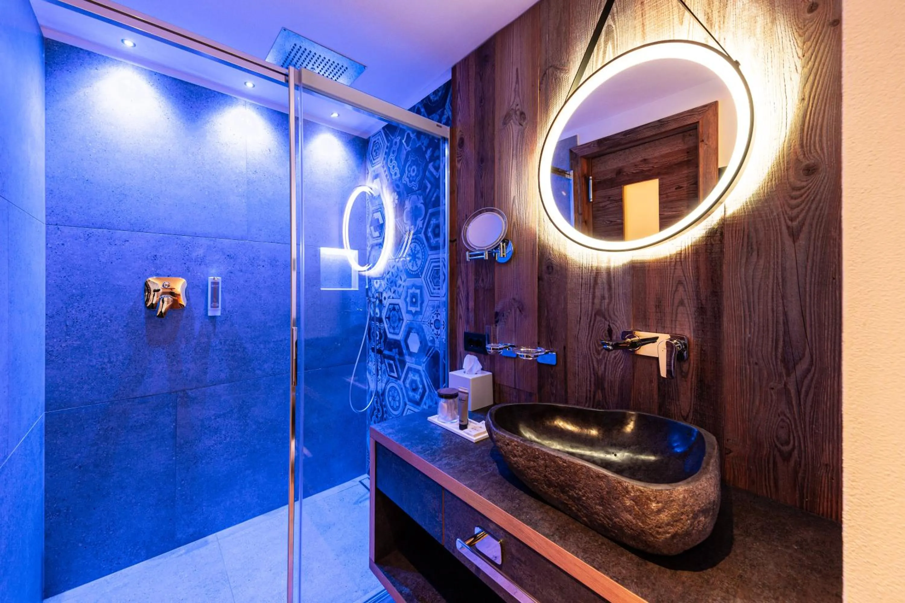 Shower in Hotel Arkadia - "Adults Only"