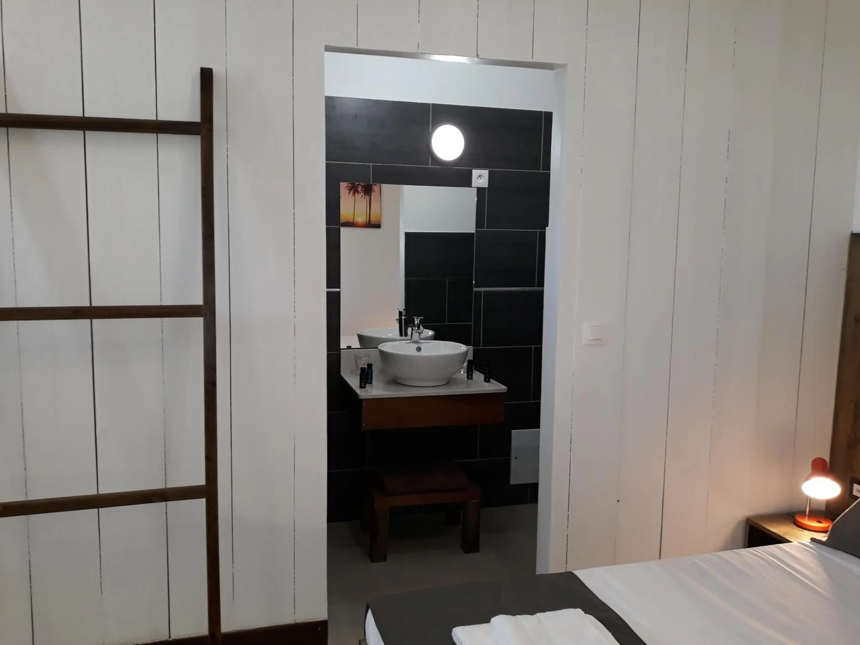 Bathroom, Bed in Villa Clémence