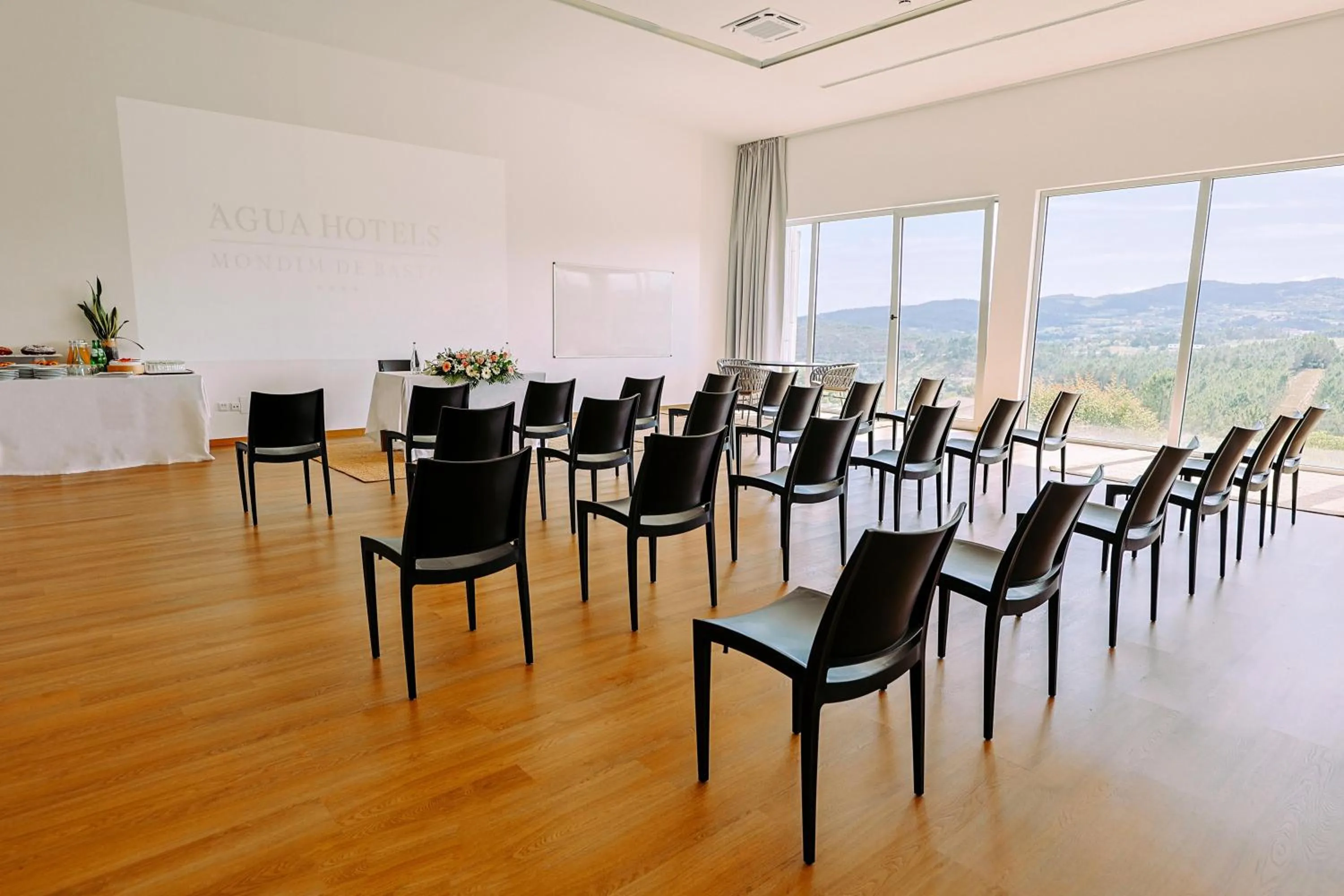 Meeting/conference room in Agua Hotels Mondim de Basto