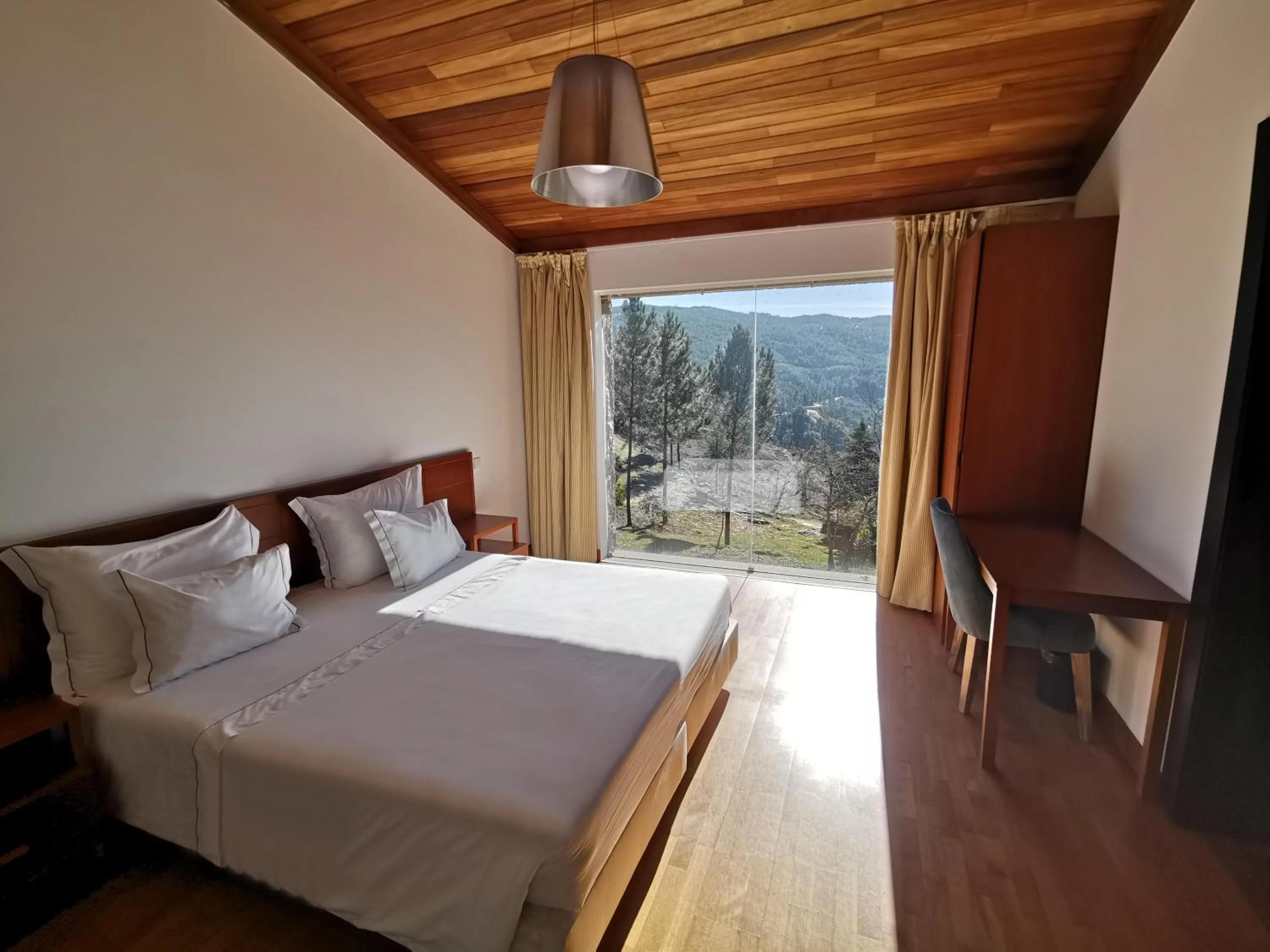 Photo of the whole room, Bed in Agua Hotels Mondim de Basto