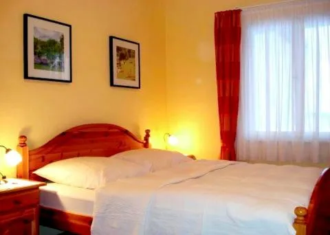 Bed in Hotel Zum Römer