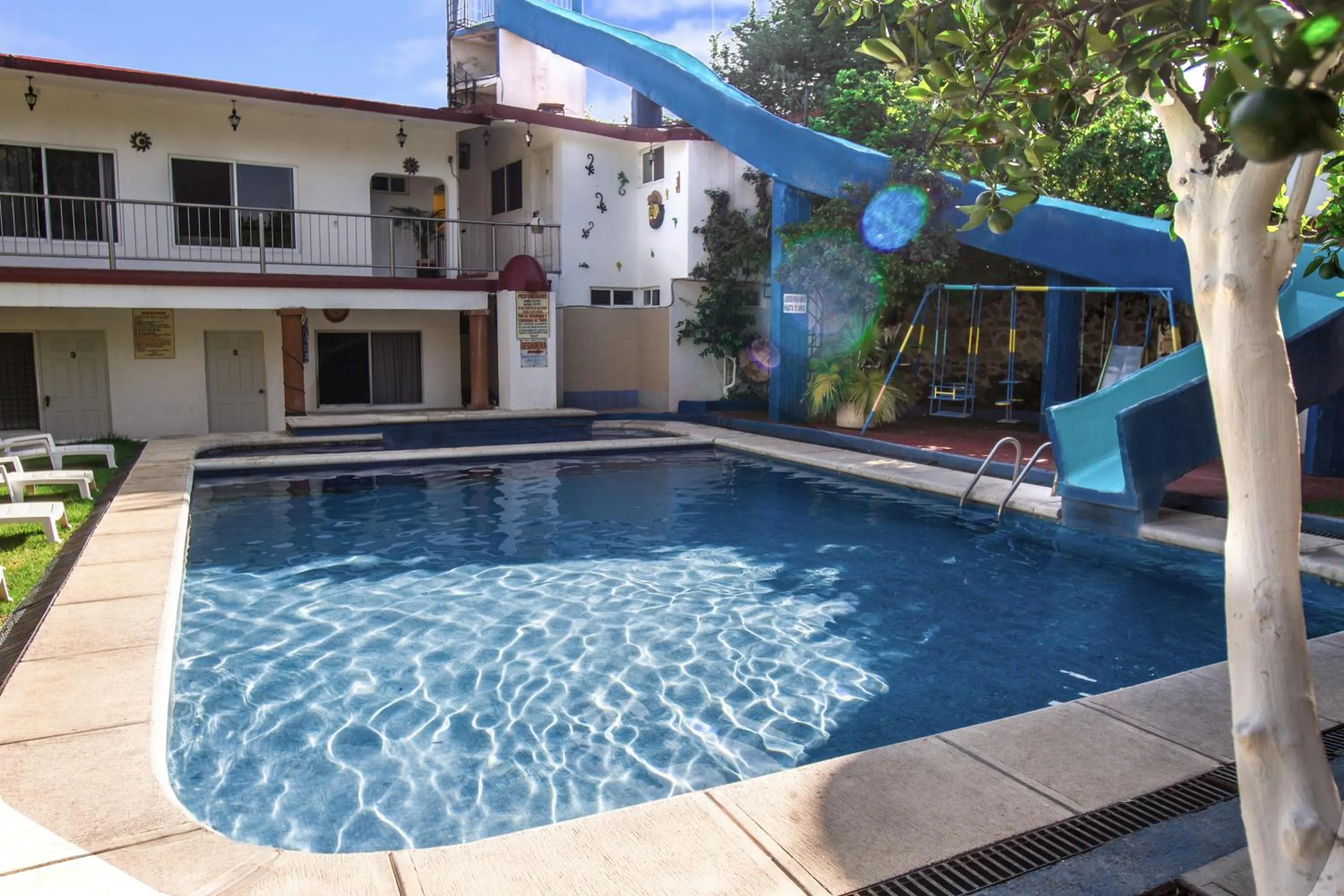 Swimming pool in Hotel Quinta Paraiso