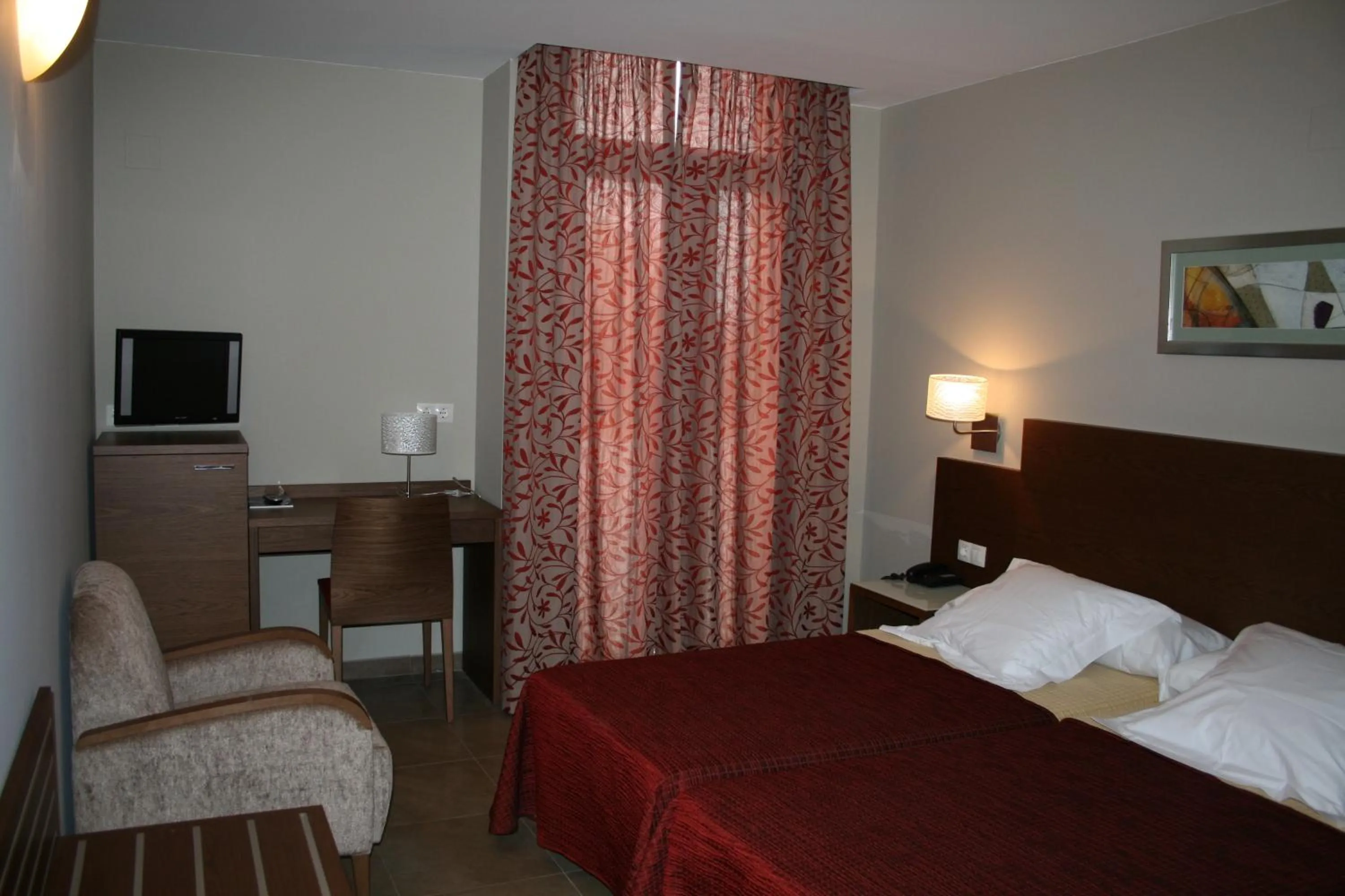 Photo of the whole room, Bed in Hotel Ciutat de Carlet