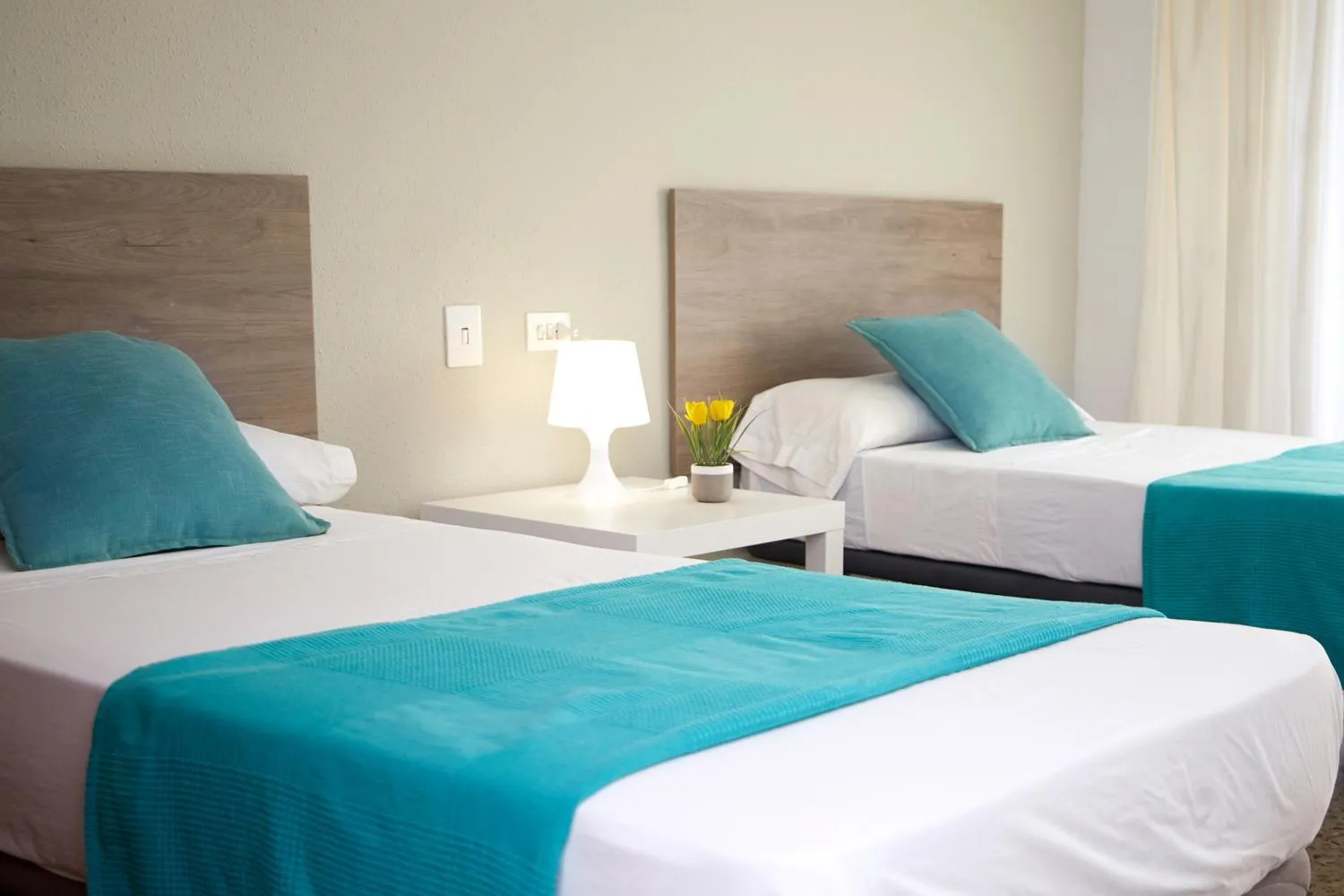 Bedroom, Bed in Hostal Garamar