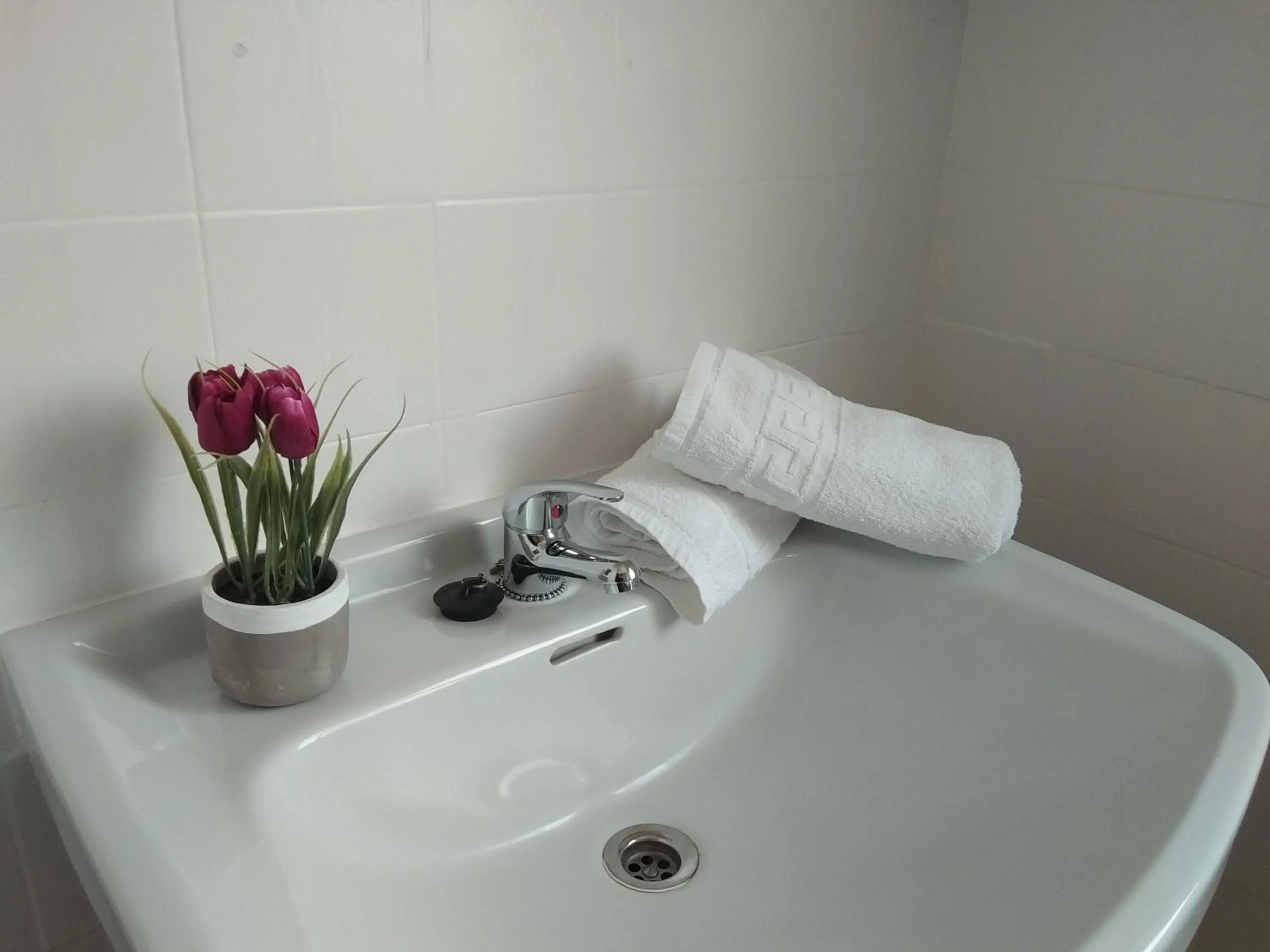 Bathroom in Hostal Garamar