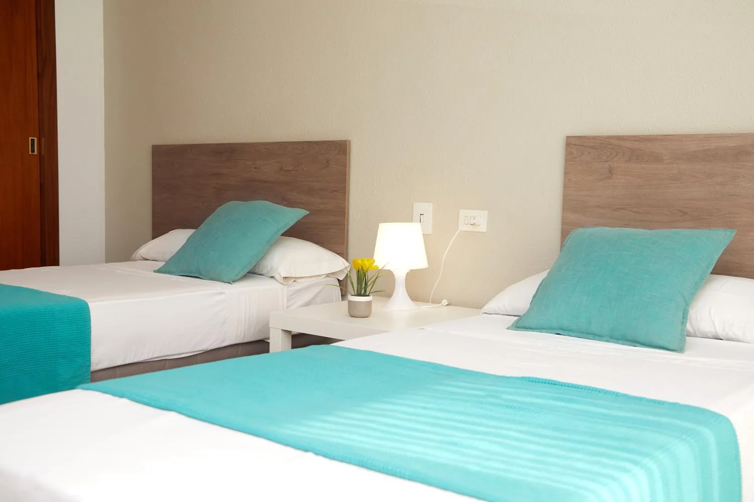 Photo of the whole room, Bed in Hostal Garamar