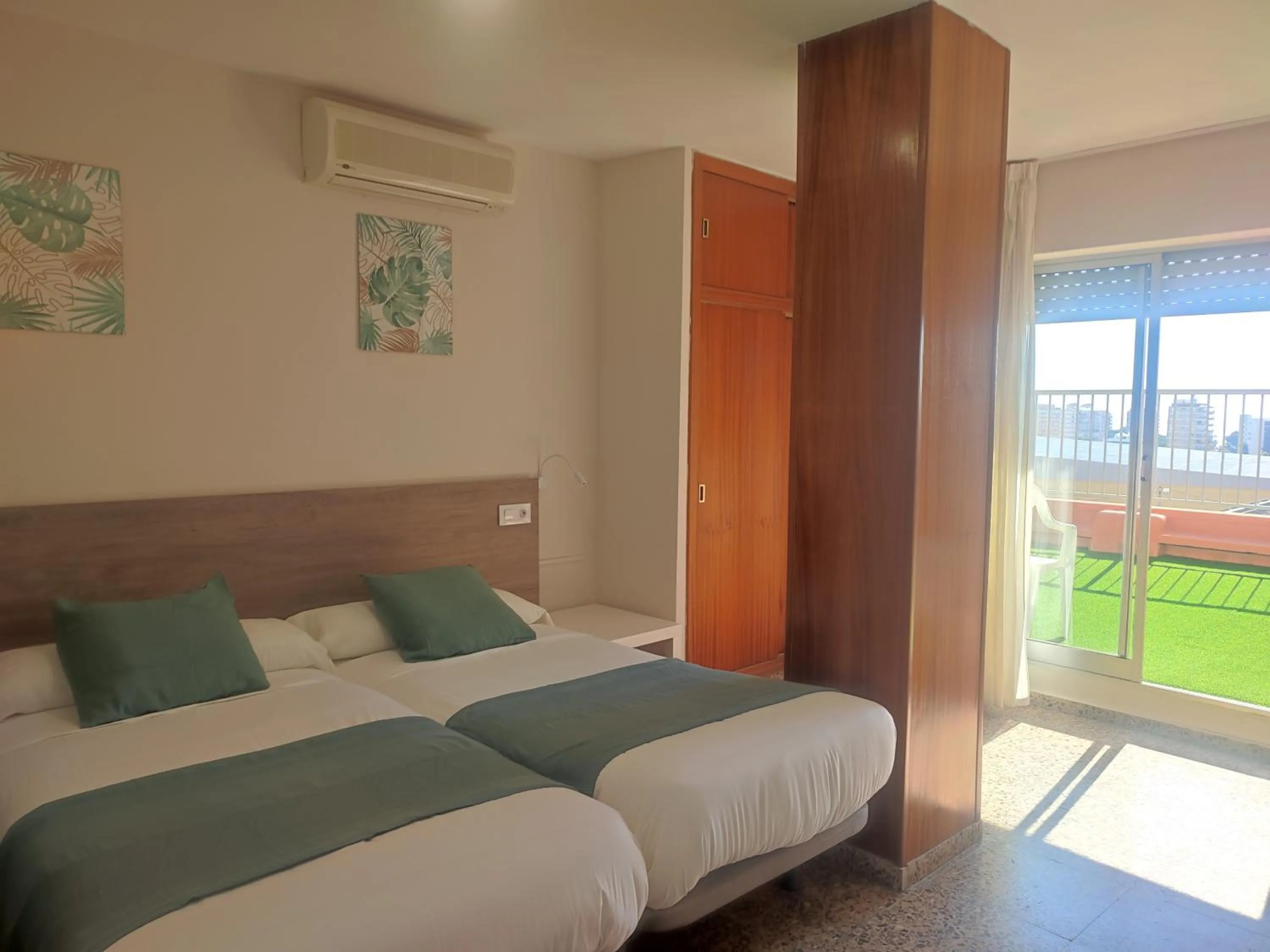 View (from property/room), Bed in Hostal Garamar