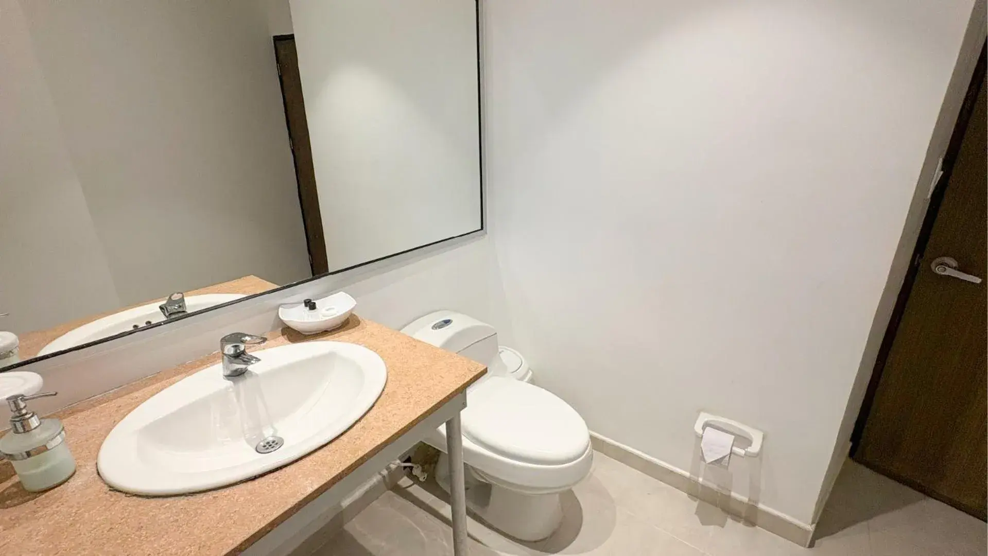 Bathroom in Hotel Portobelo boulevard Bathroom in Hotel Portobelo boulevard