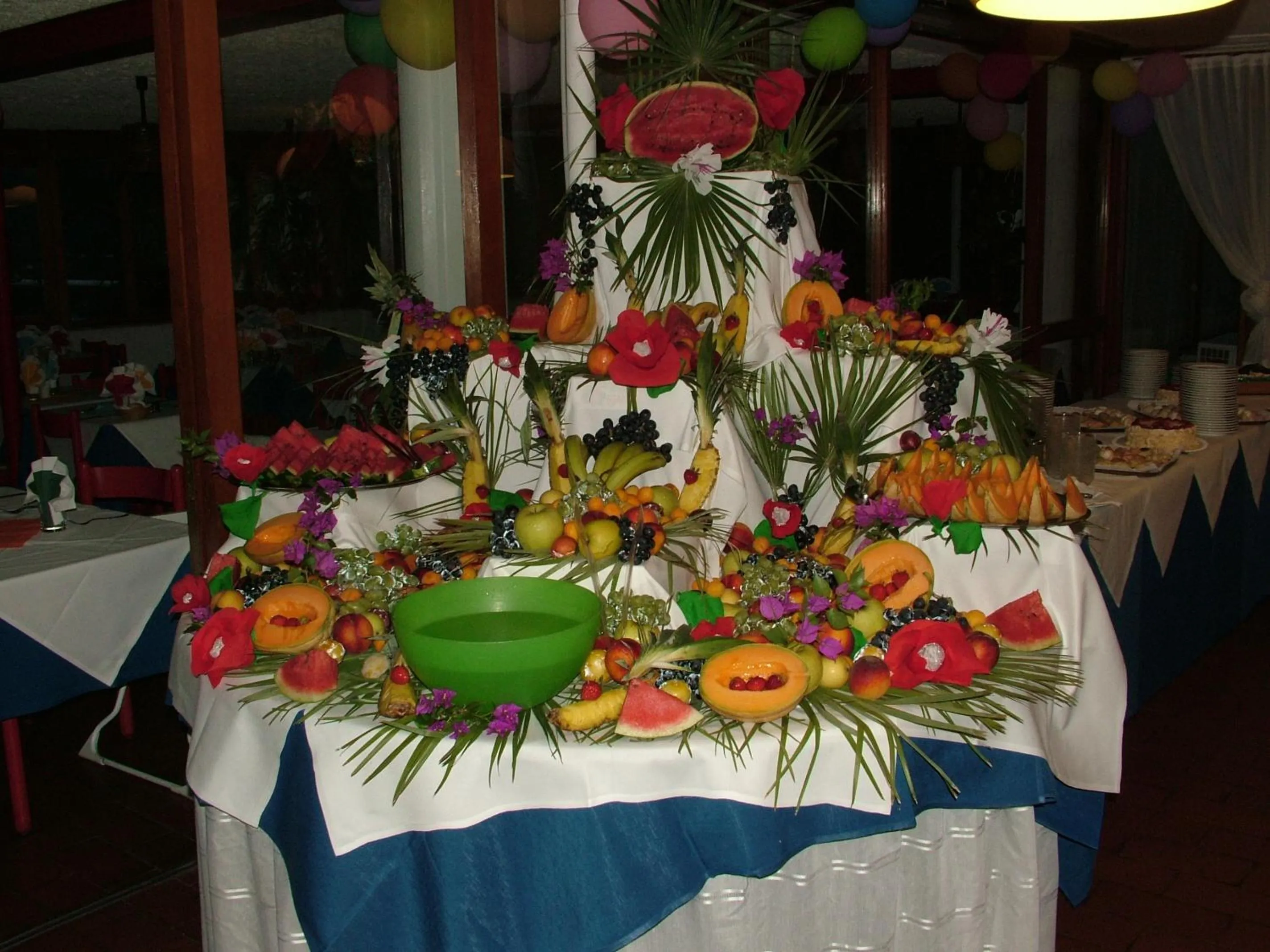 Restaurant/places to eat in Hotel Marina 2