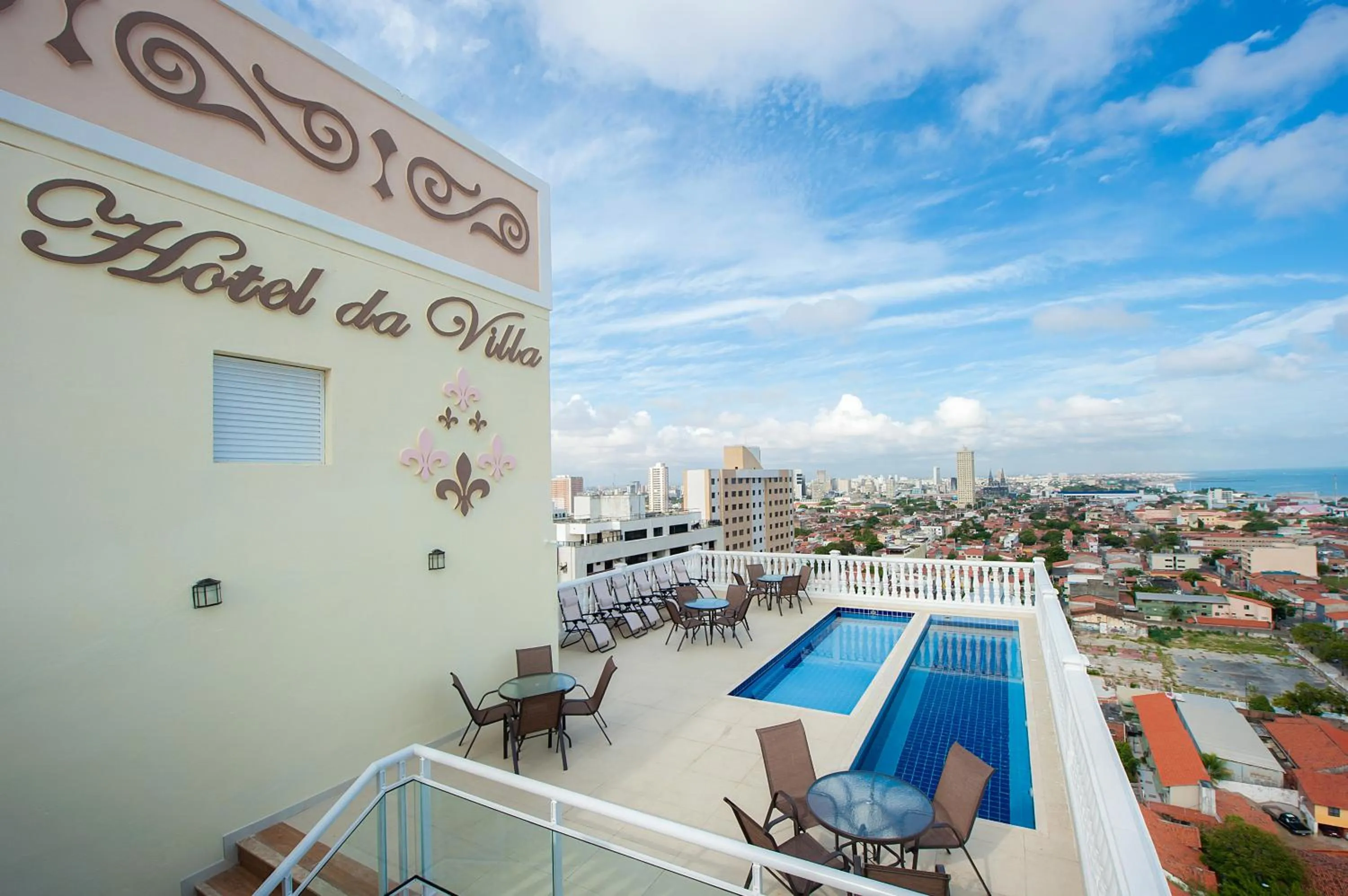 Pool view in Hotel da Villa