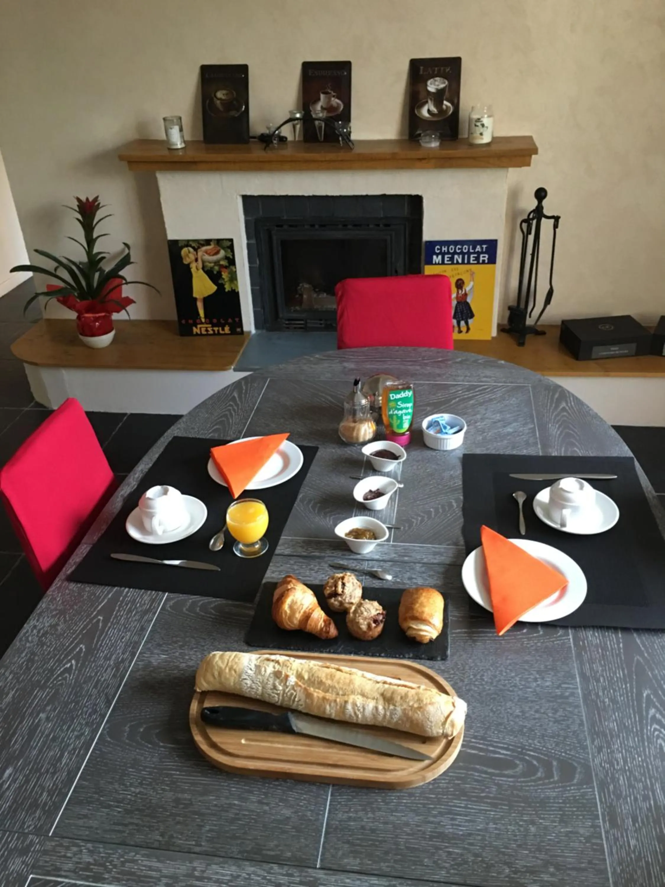 Restaurant/places to eat in La Forestière