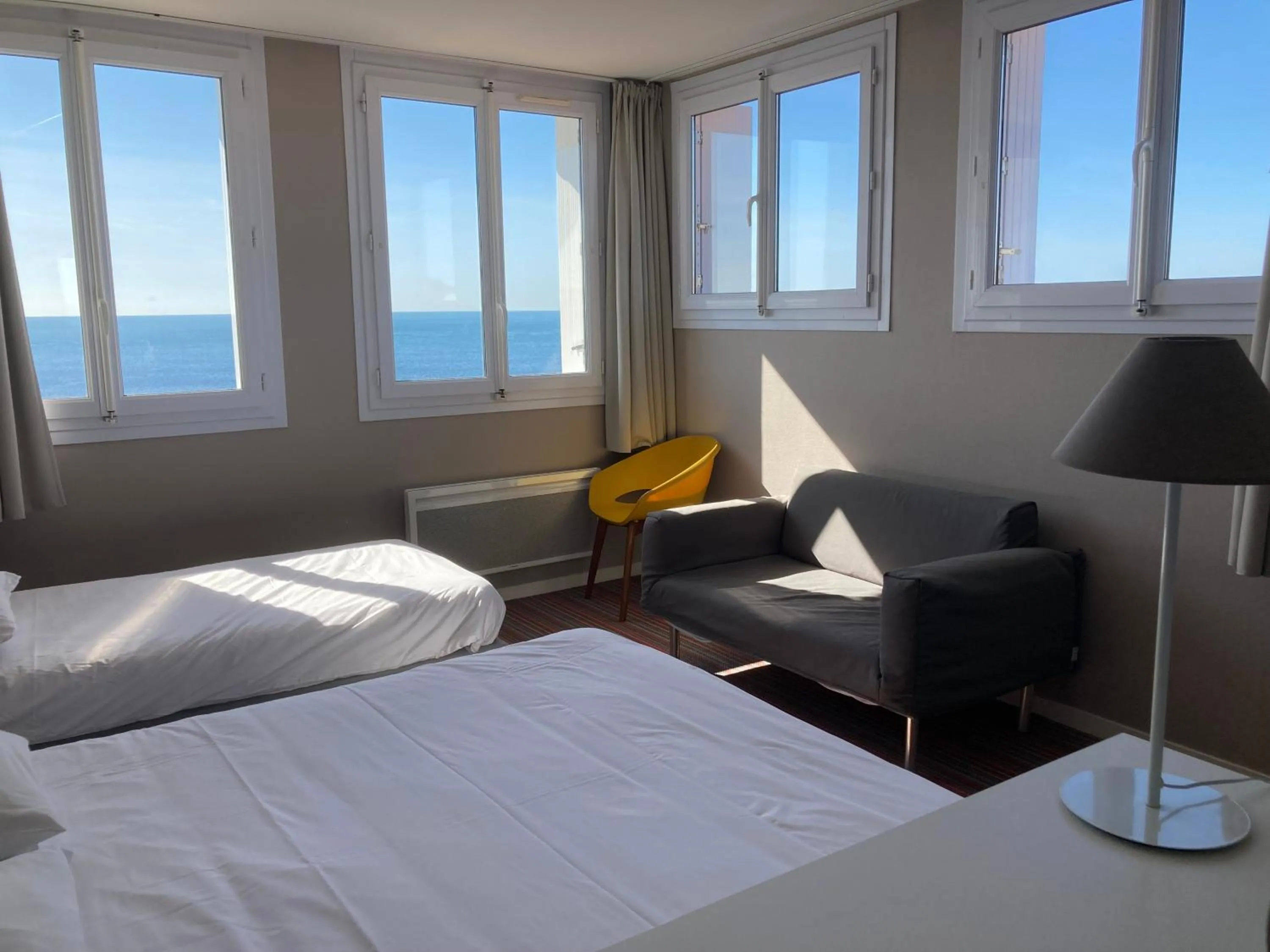 Comfort Quadruple Room with Sea View in La Villa Saint Jean