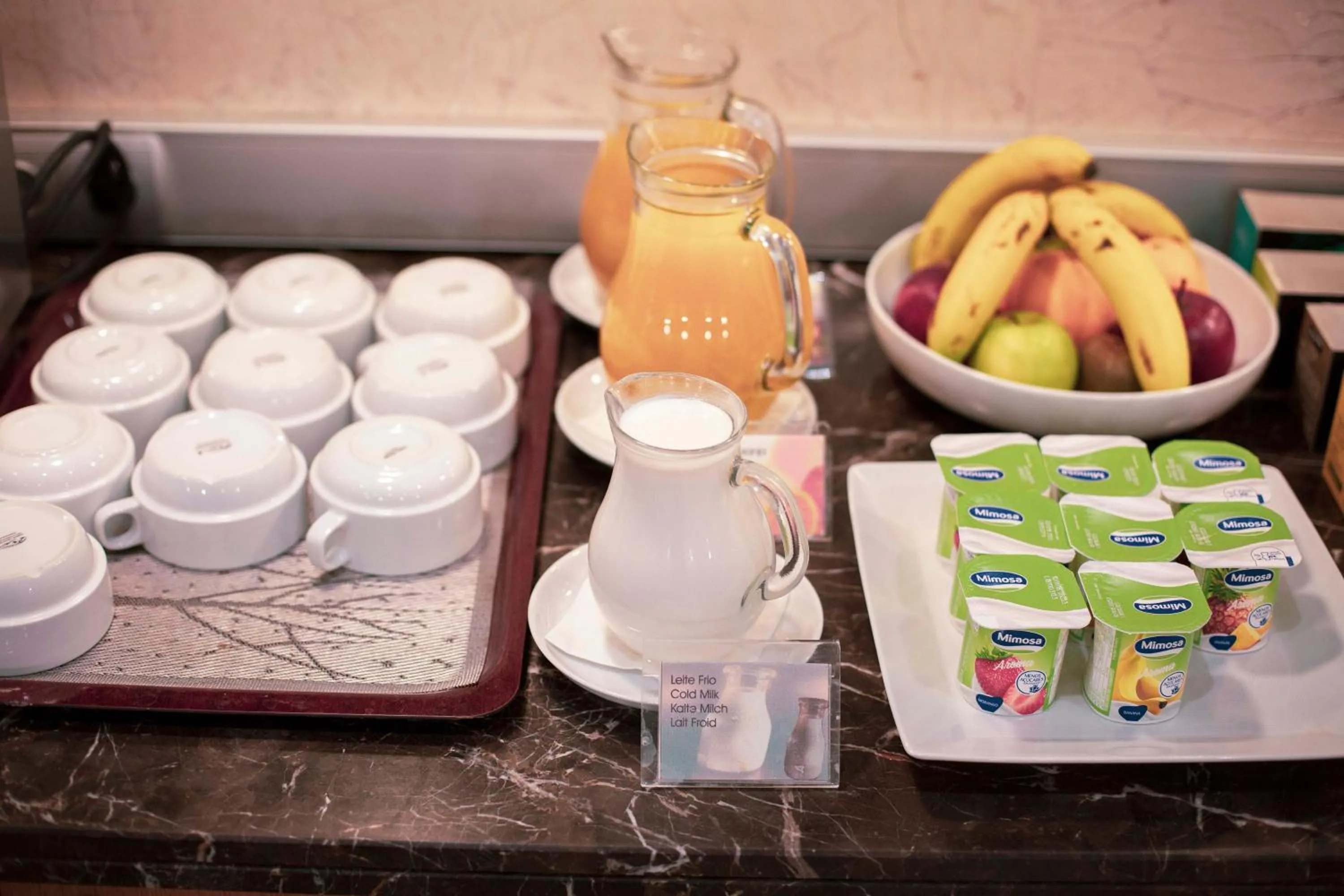 Buffet breakfast in Apartamentos Turisticos Atlantida