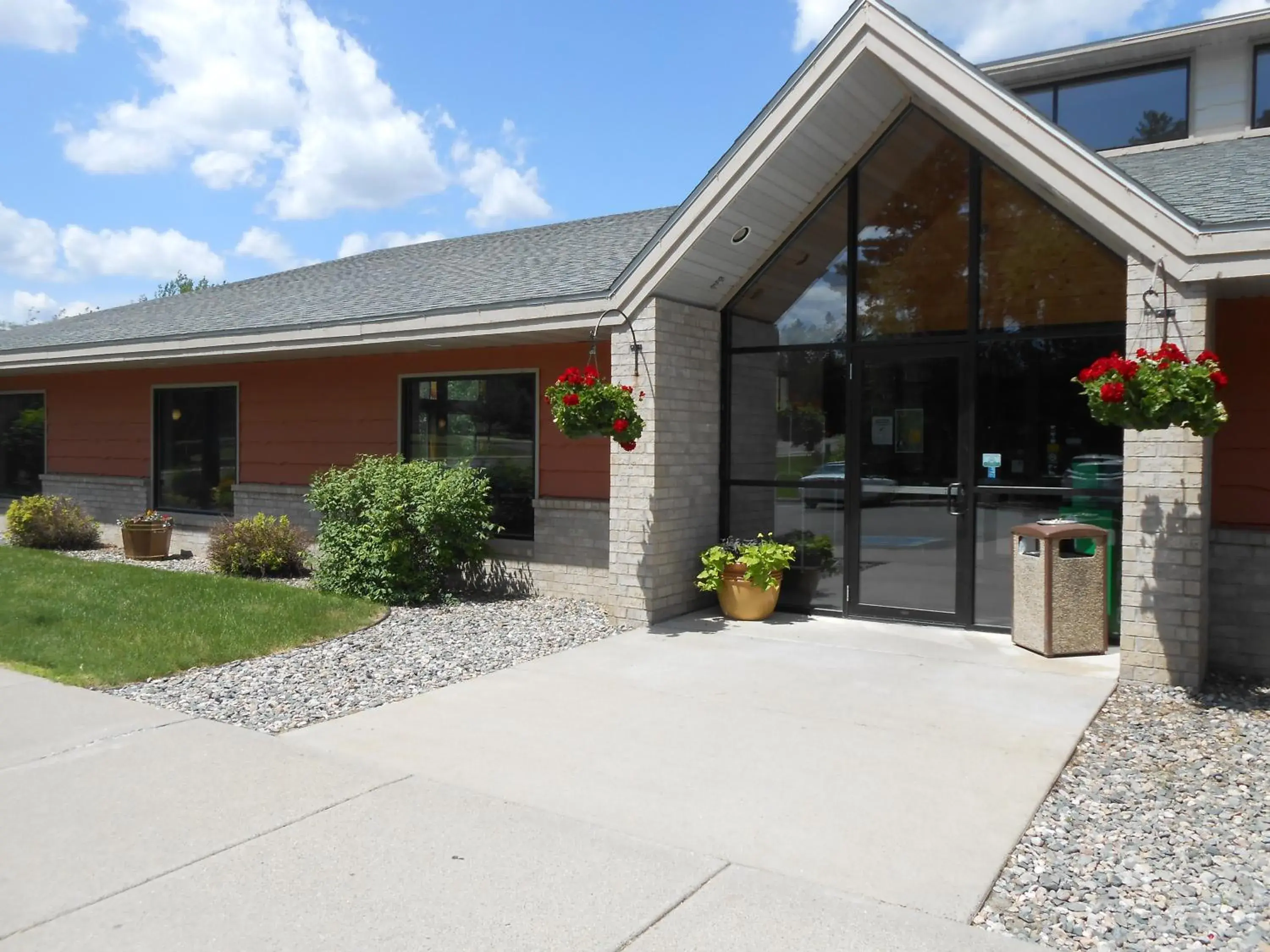 Facade/entrance in AmericInn by Wyndham Grand Rapids Facade/entrance in AmericInn by Wyndham Grand Rapids