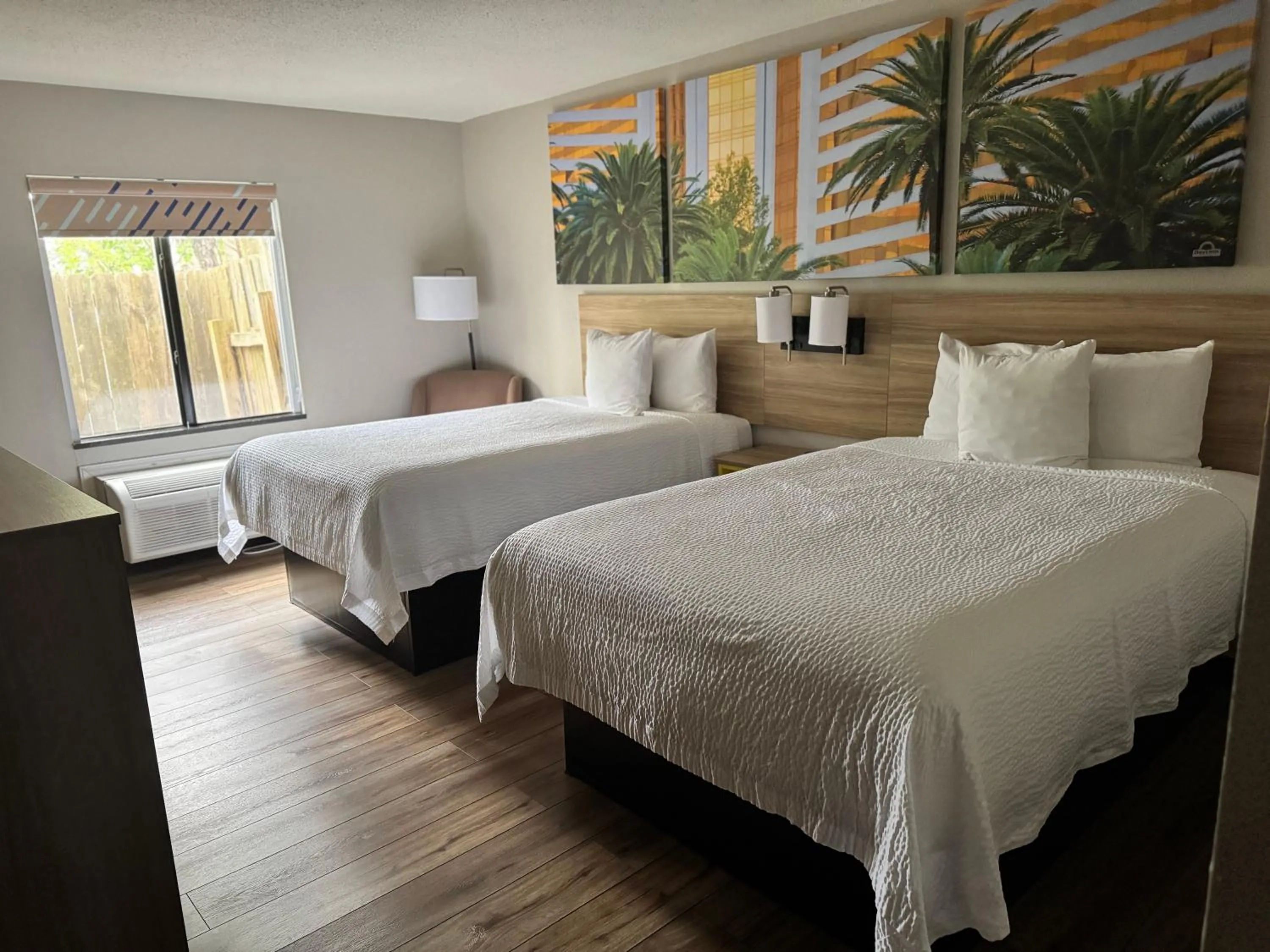 Guests, Bed in Days Inn by Wyndham Mauldin/Greenville