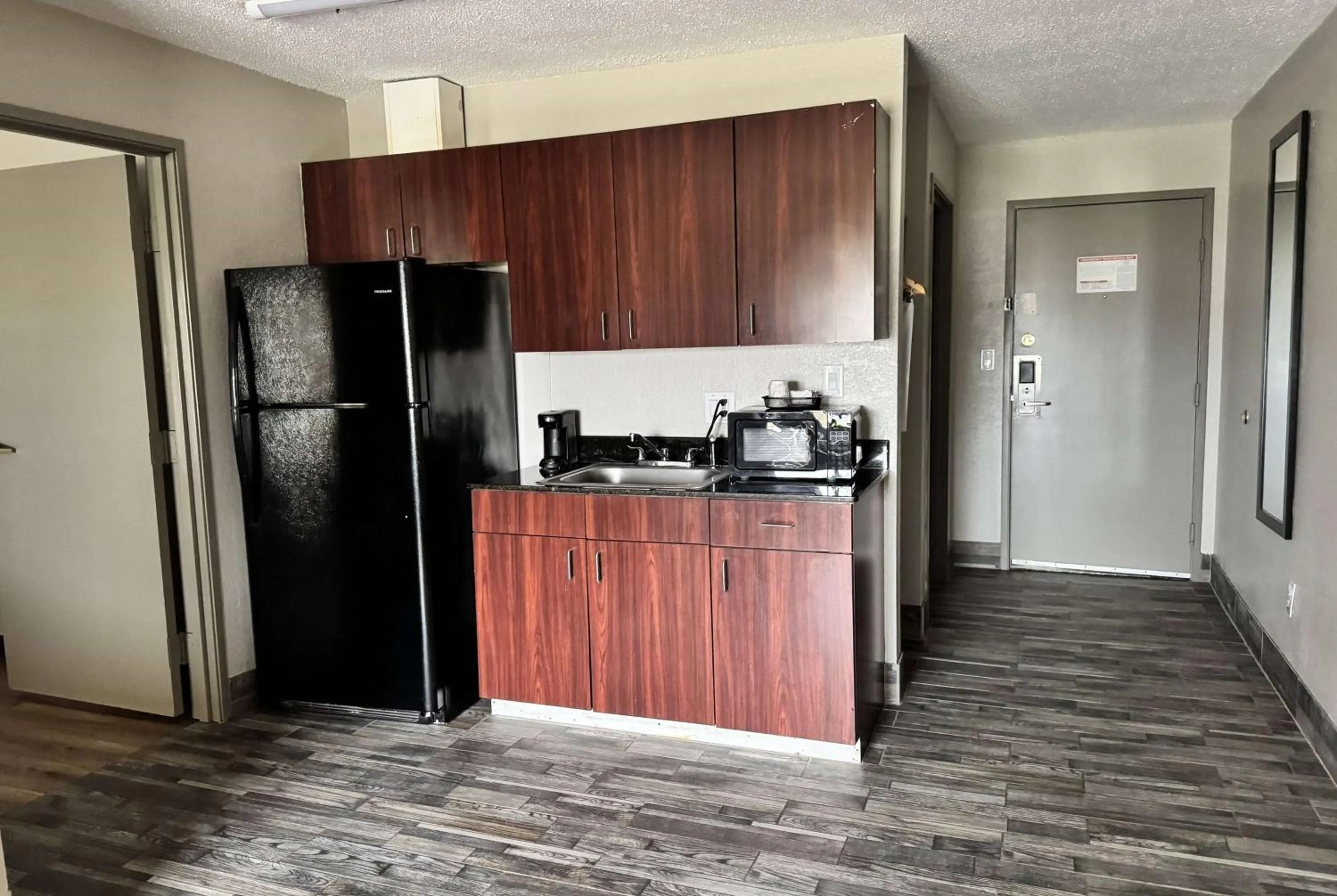 Photo of the whole room in Days Inn by Wyndham Mauldin/Greenville