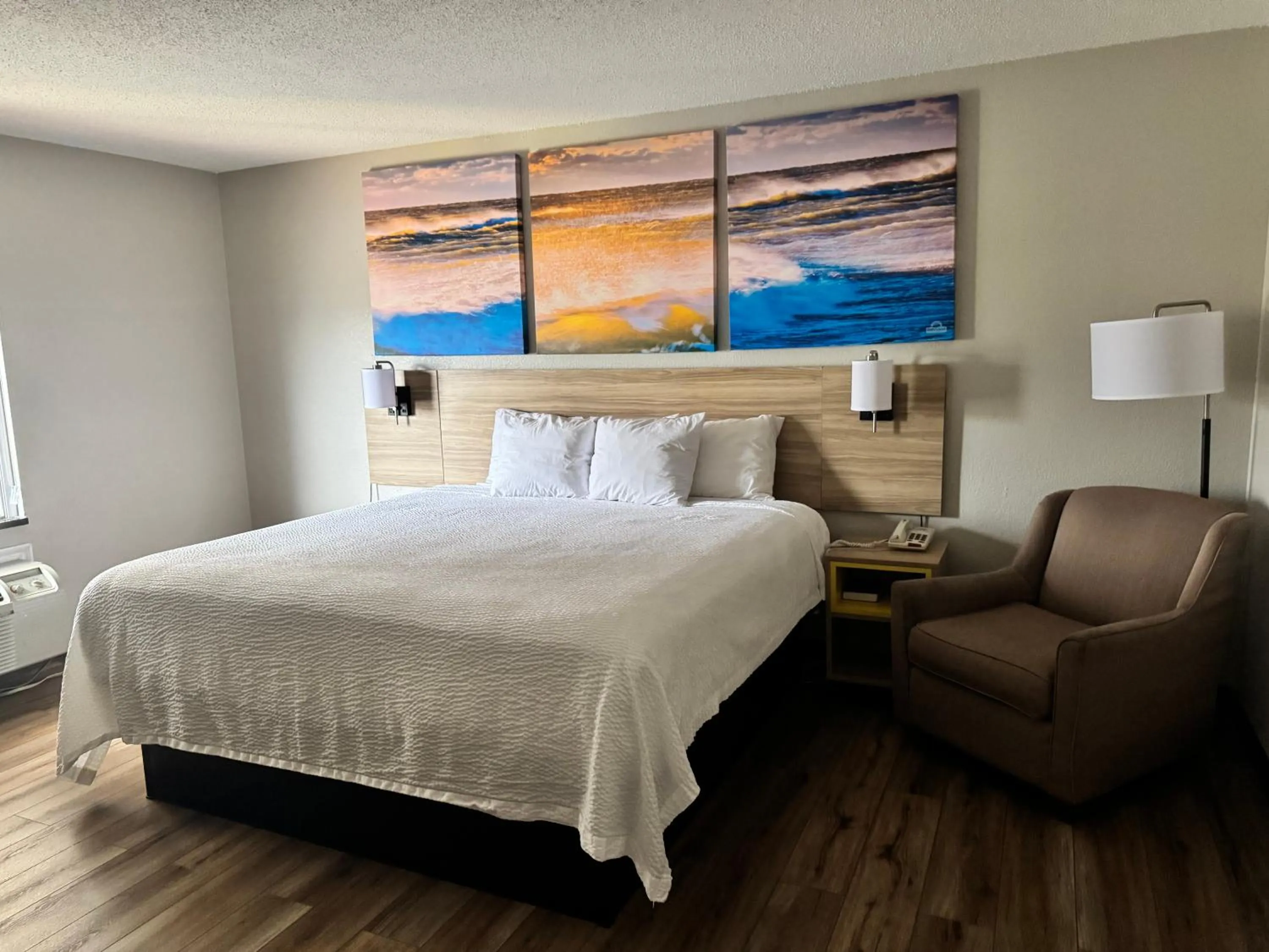 Guests, Bed in Days Inn by Wyndham Mauldin/Greenville