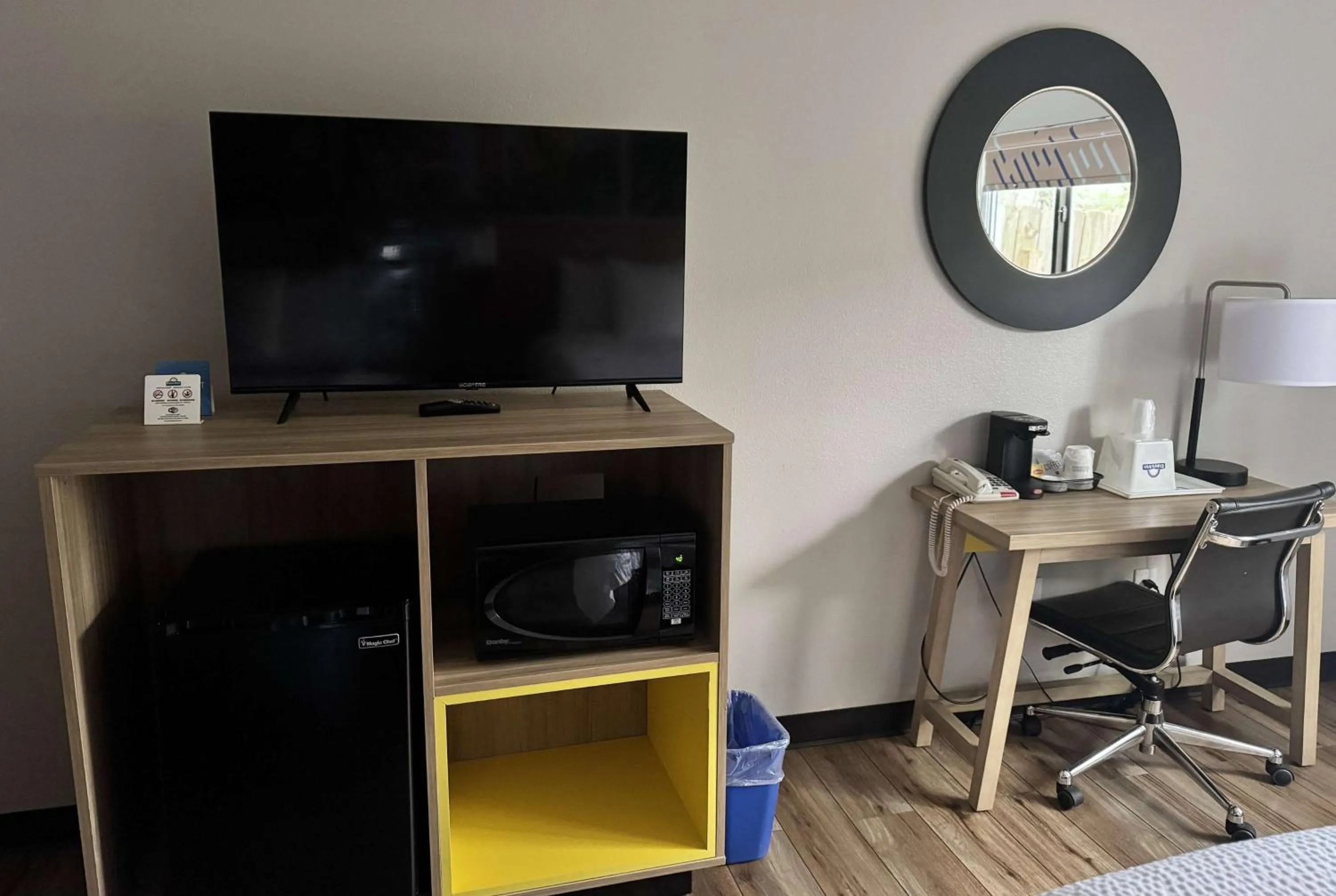 Photo of the whole room in Days Inn by Wyndham Mauldin/Greenville