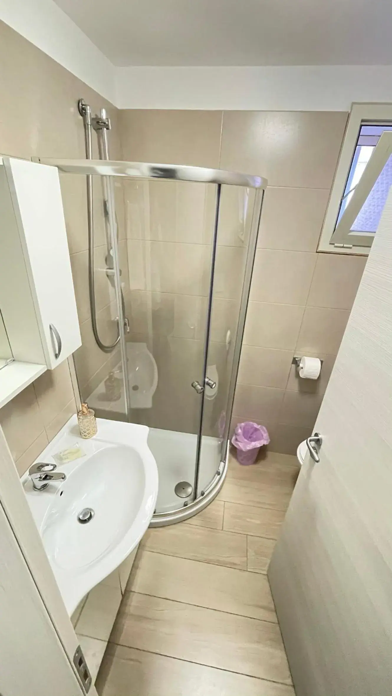Deluxe Double Room with Bath in ManfredoniaJacuzzi Deluxe Double Room with Bath in ManfredoniaJacuzzi