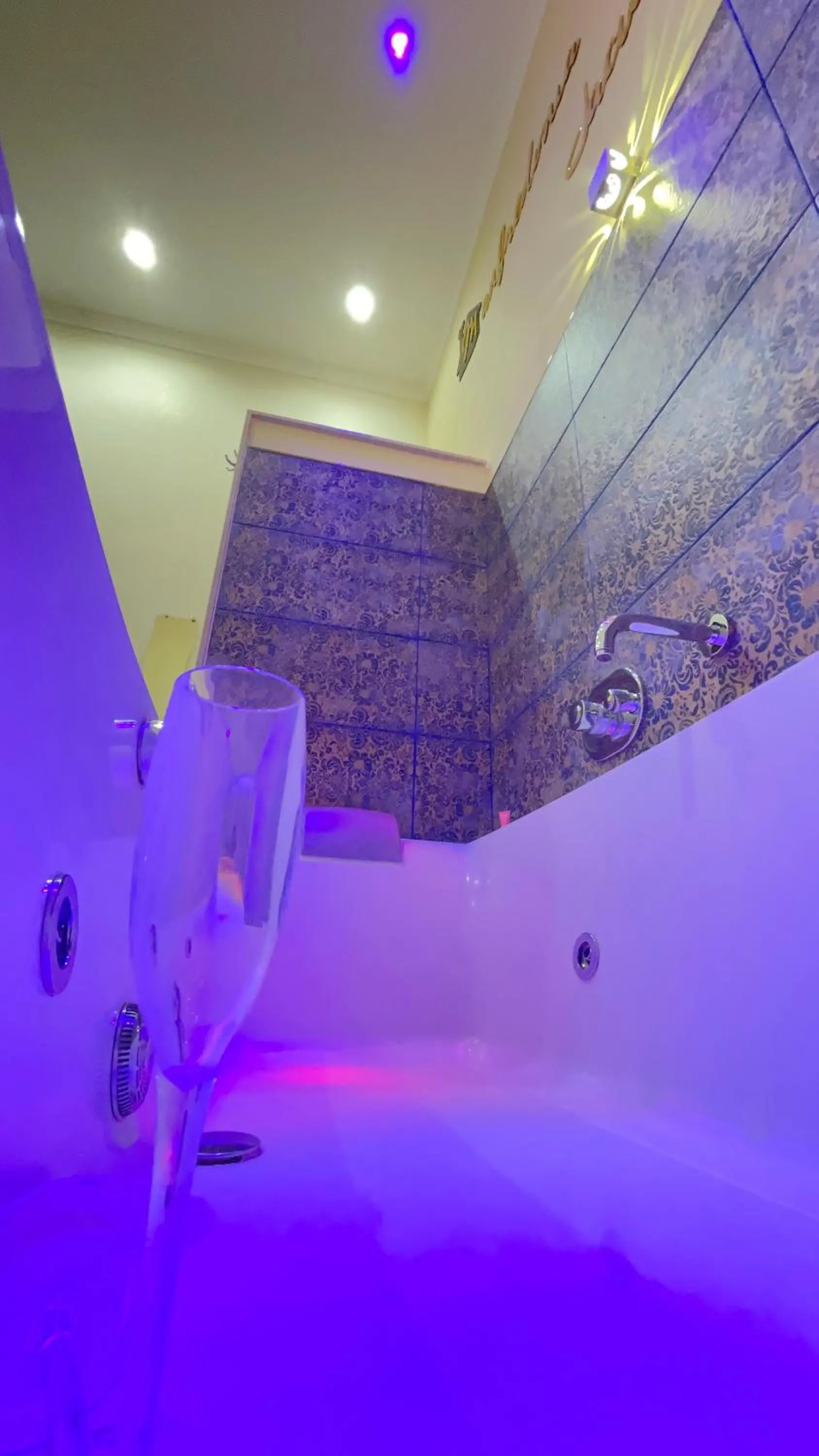 Decorative detail in ManfredoniaJacuzzi