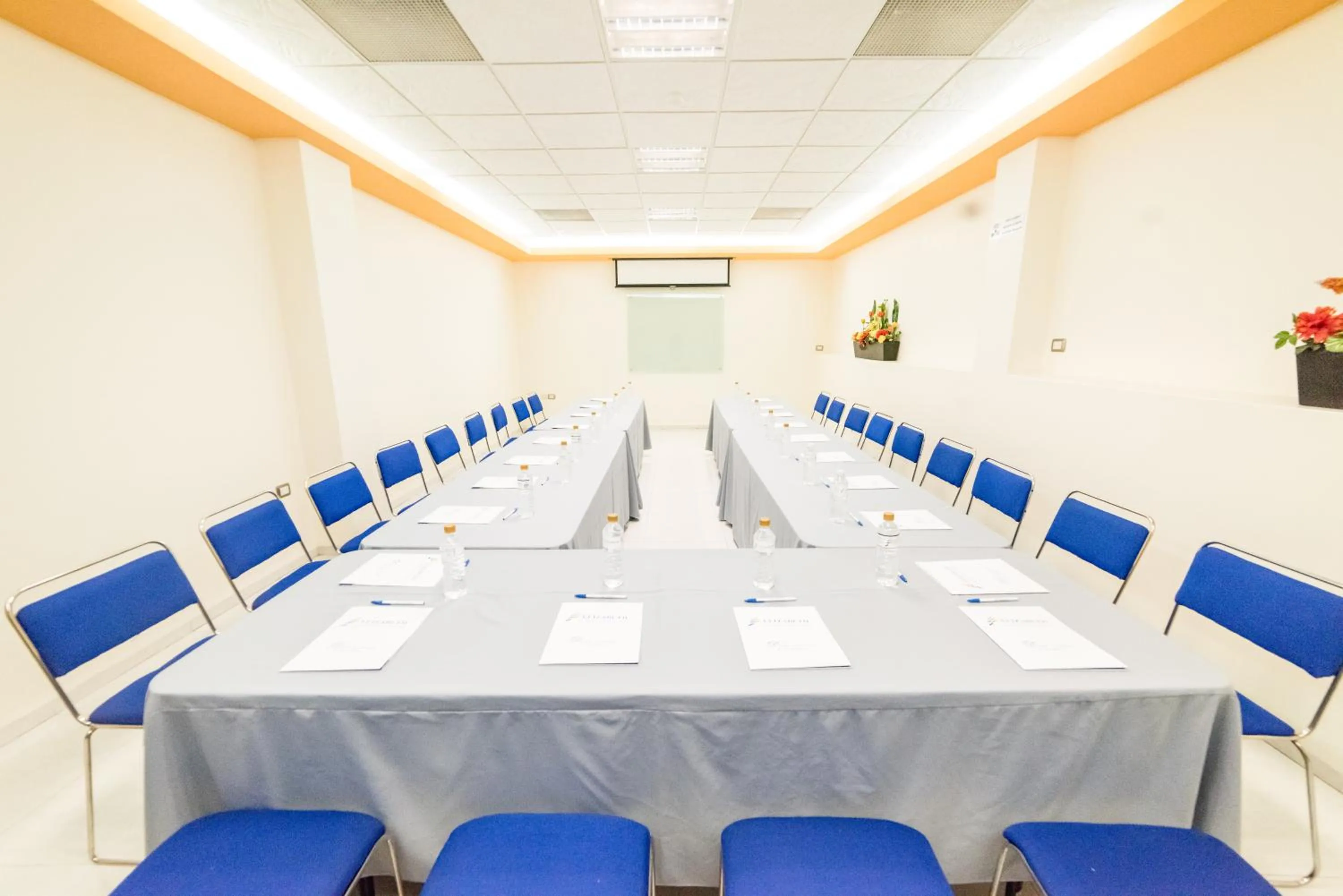 Business facilities in Hotel Elizabeth Central