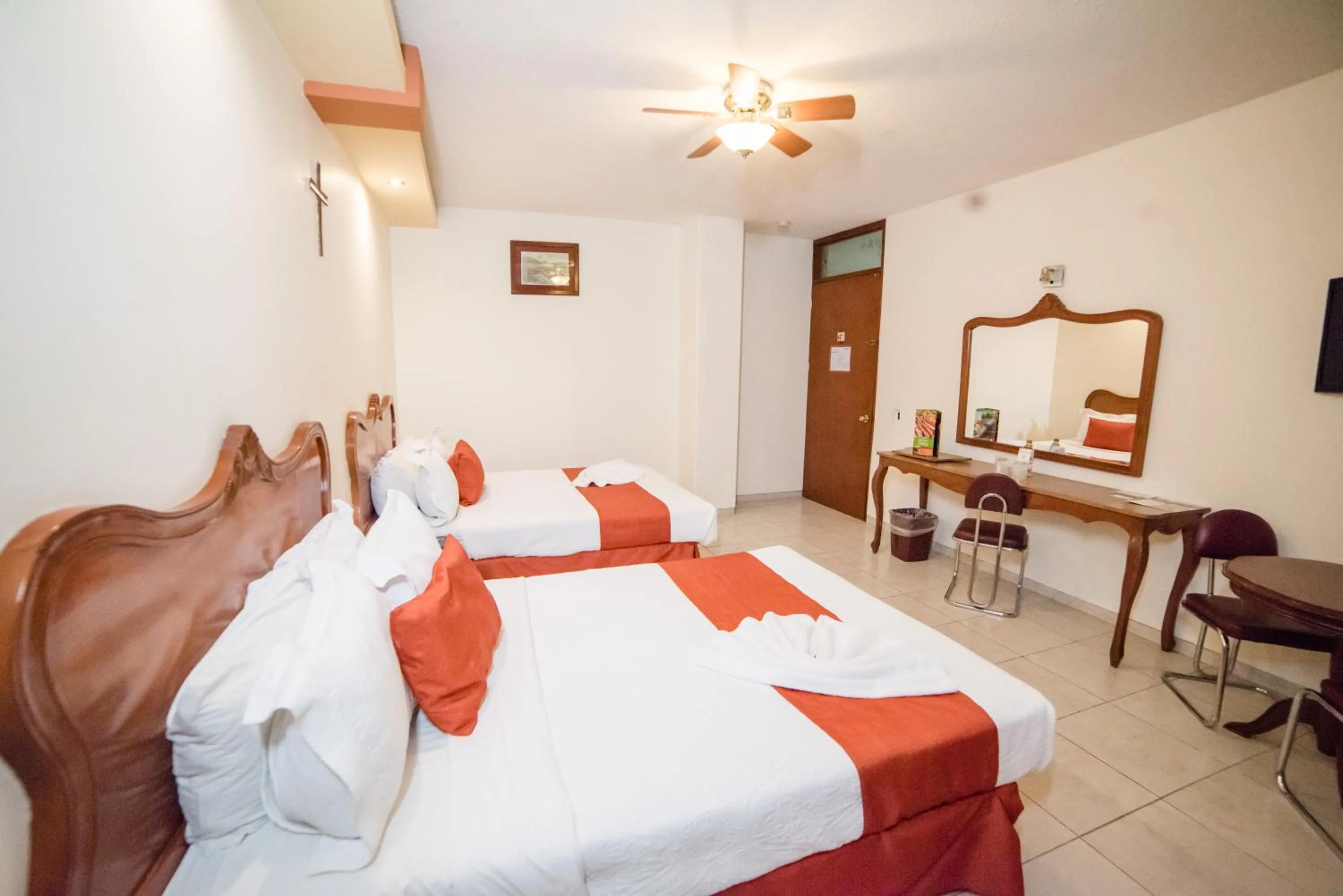 Bedroom, Bed in Hotel Elizabeth Central