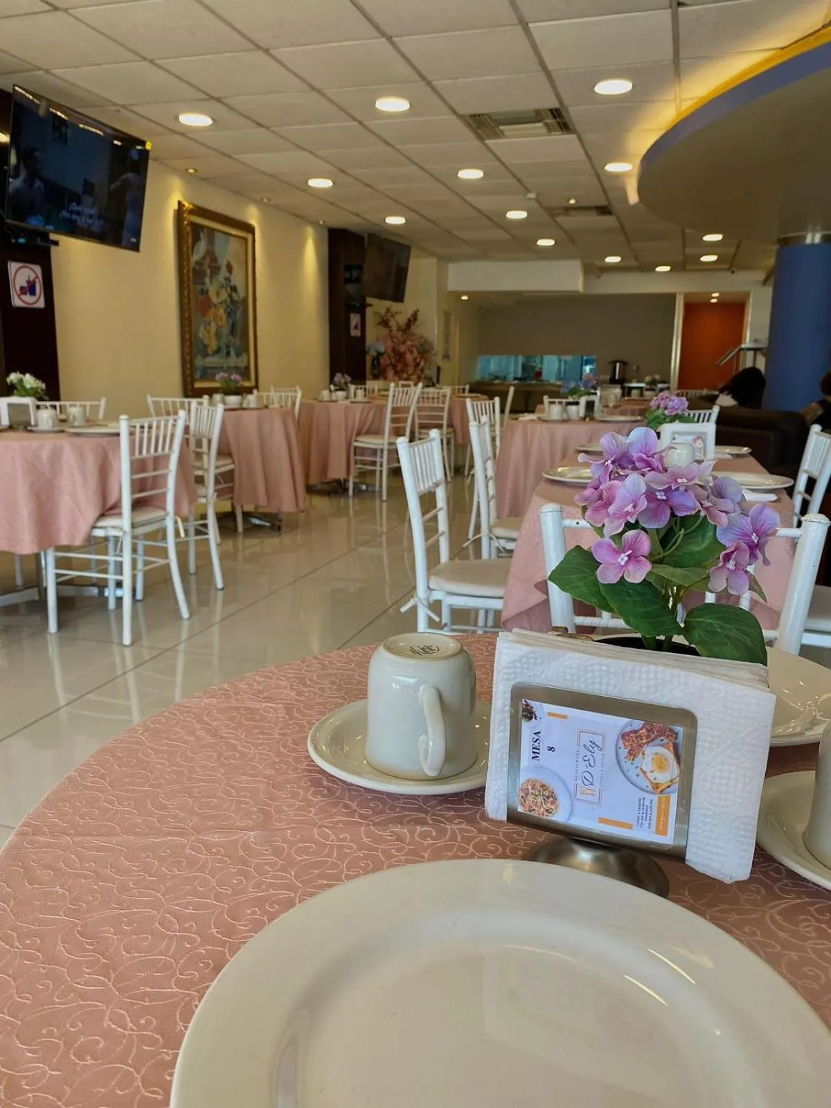 Restaurant/places to eat in Hotel Elizabeth Central
