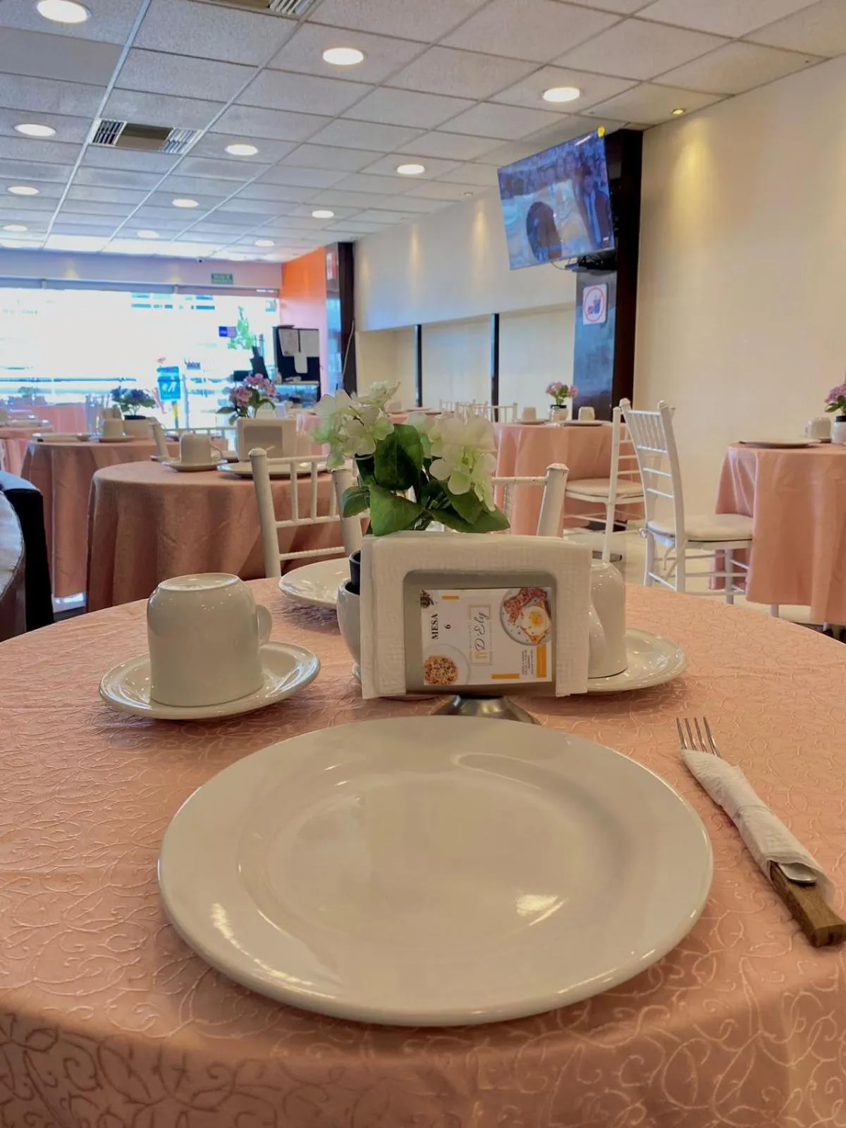 Restaurant/places to eat in Hotel Elizabeth Central