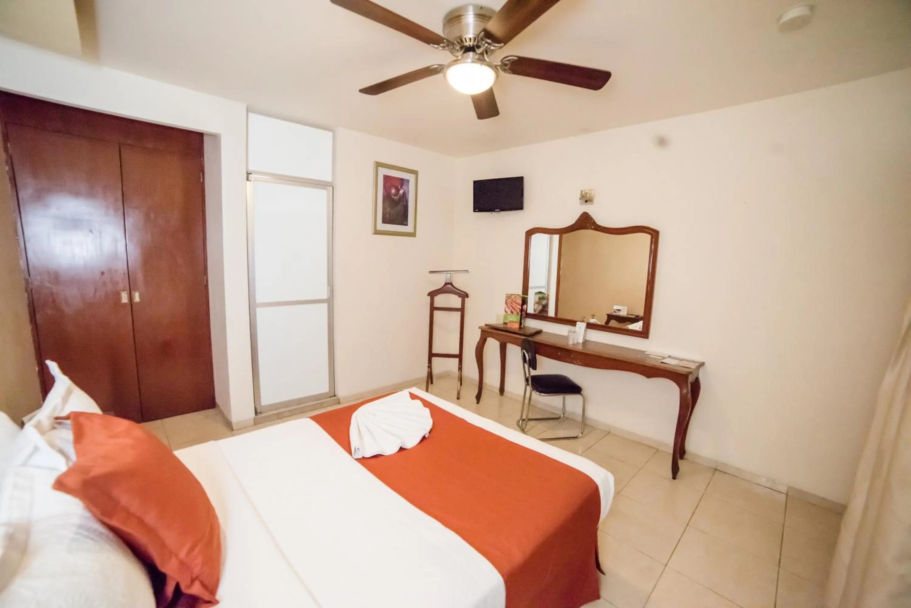 Bed in Hotel Elizabeth Central
