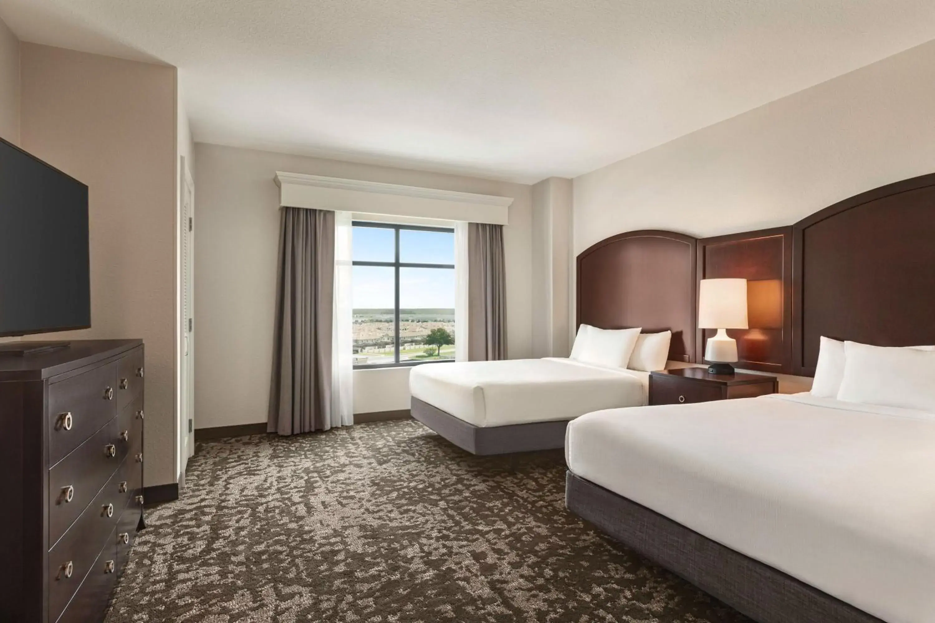 Bed in Embassy Suites by Hilton Orlando Lake Buena Vista South Bed in Embassy Suites by Hilton Orlando Lake Buena Vista South