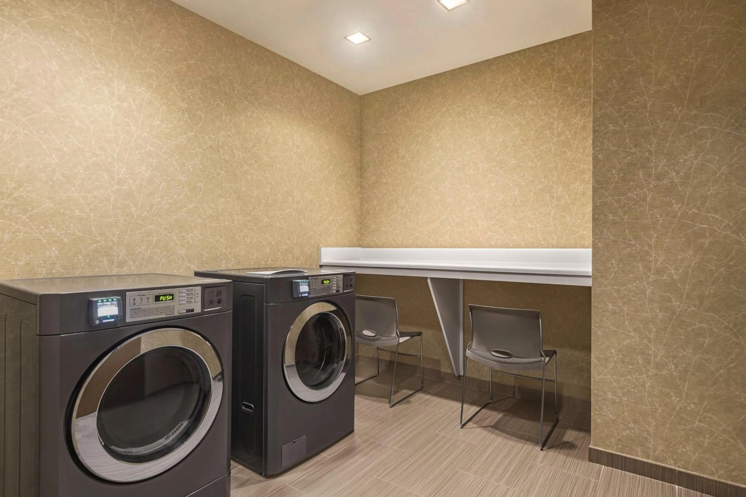 Property building in Embassy Suites by Hilton Orlando Lake Buena Vista South