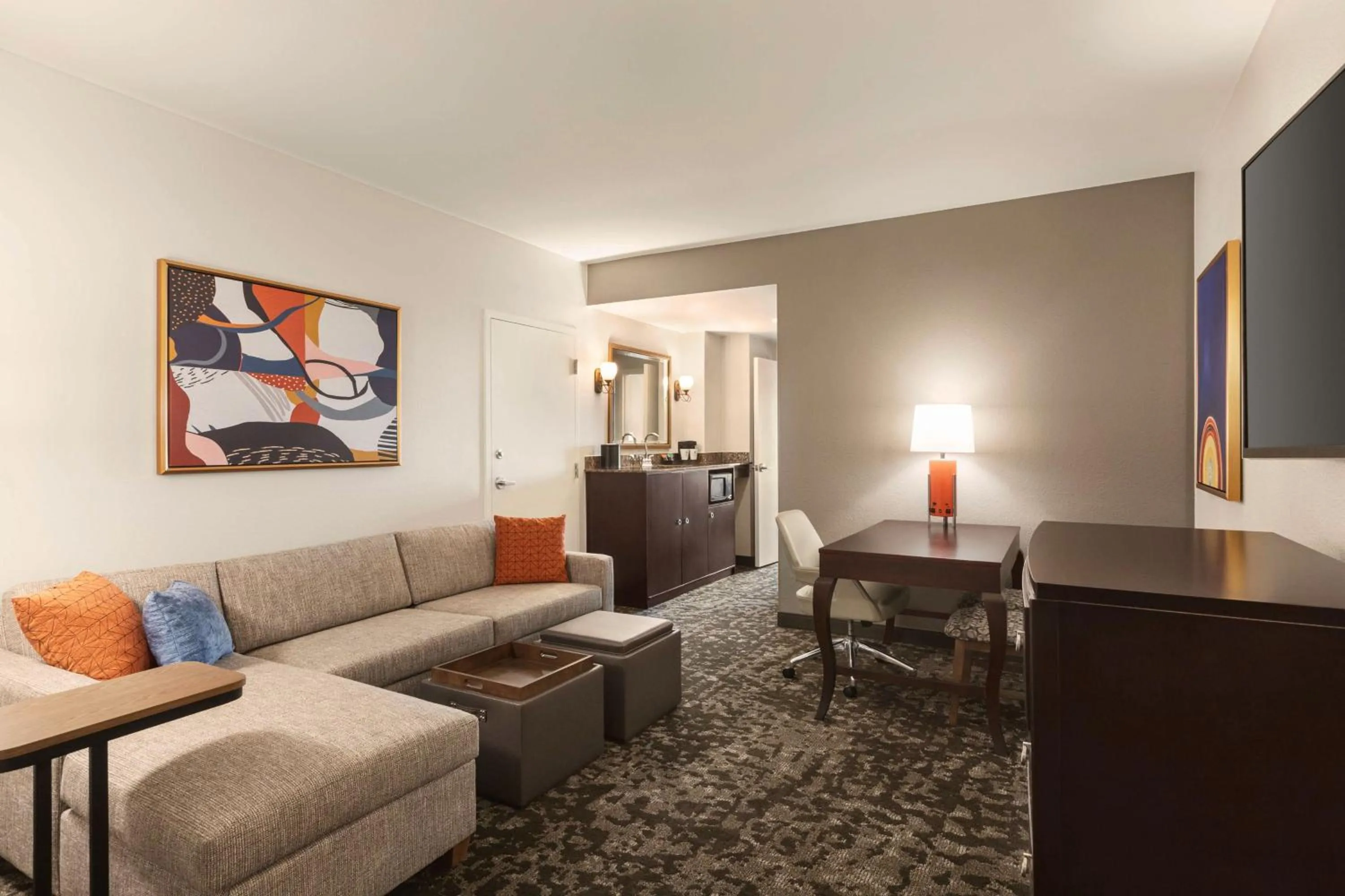 Bedroom in Embassy Suites by Hilton Orlando Lake Buena Vista South