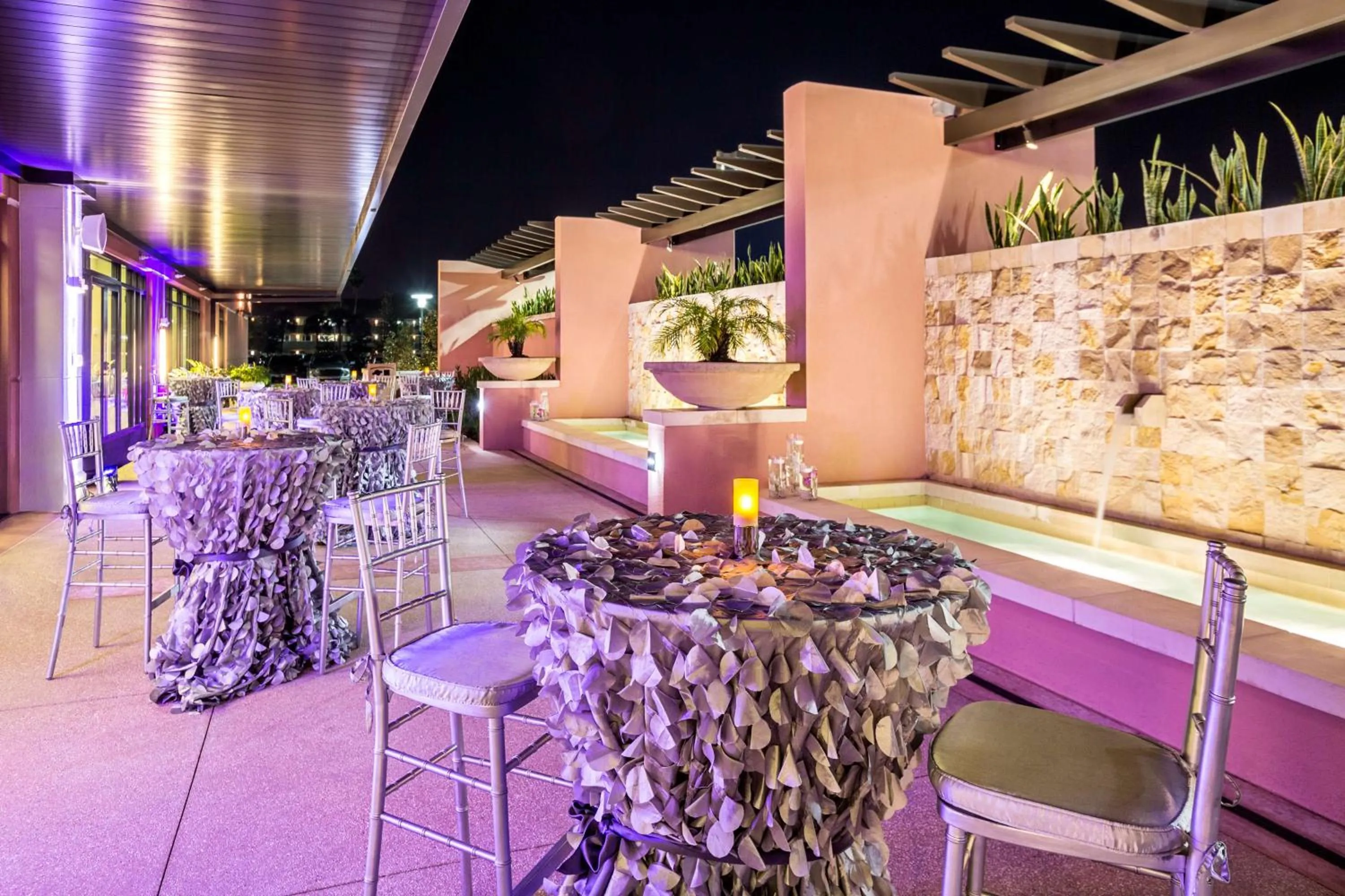 Patio in Embassy Suites by Hilton Orlando Lake Buena Vista South