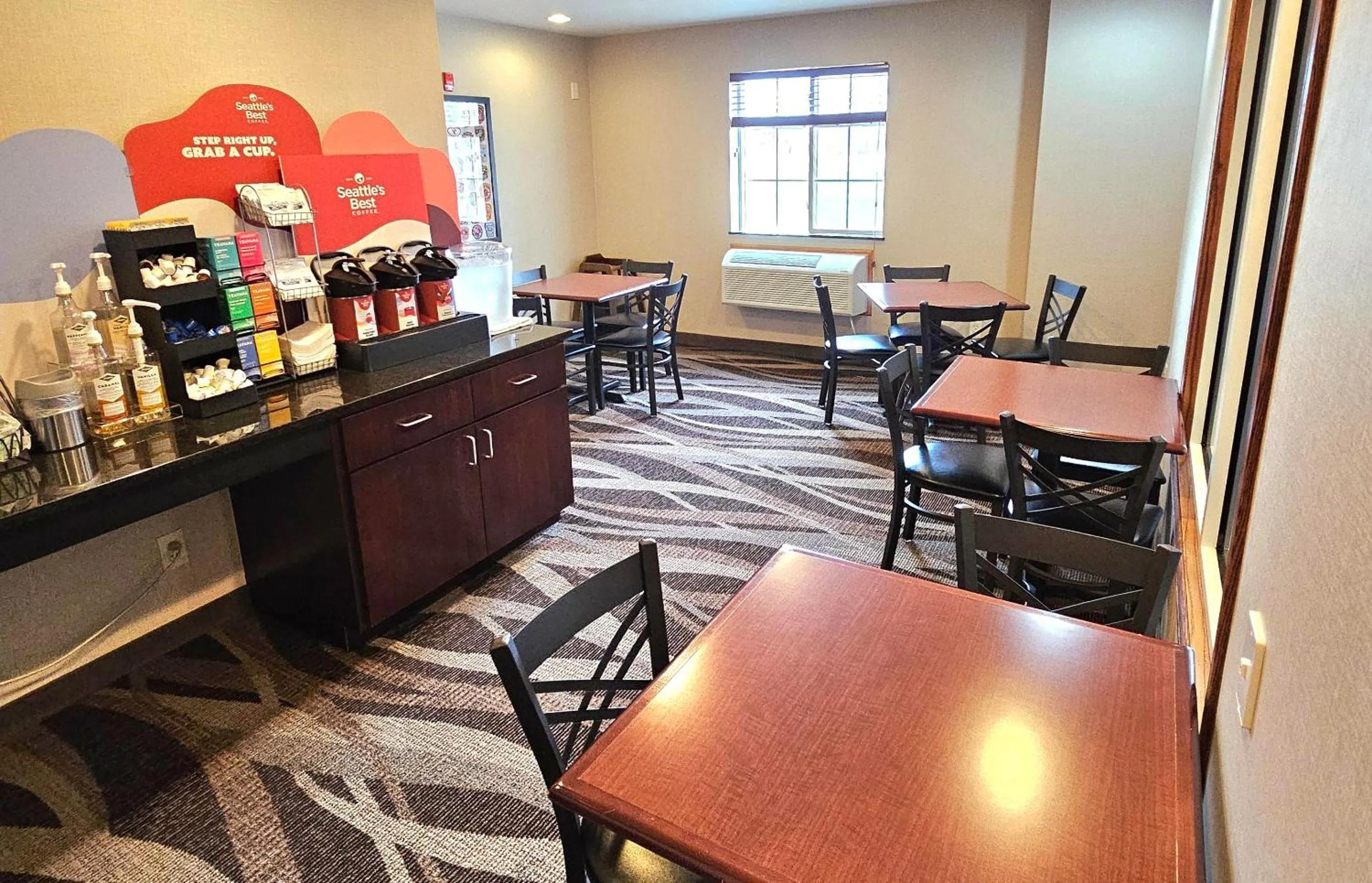 Coffee/tea facilities in Cobblestone Inn & Suites - Clintonville