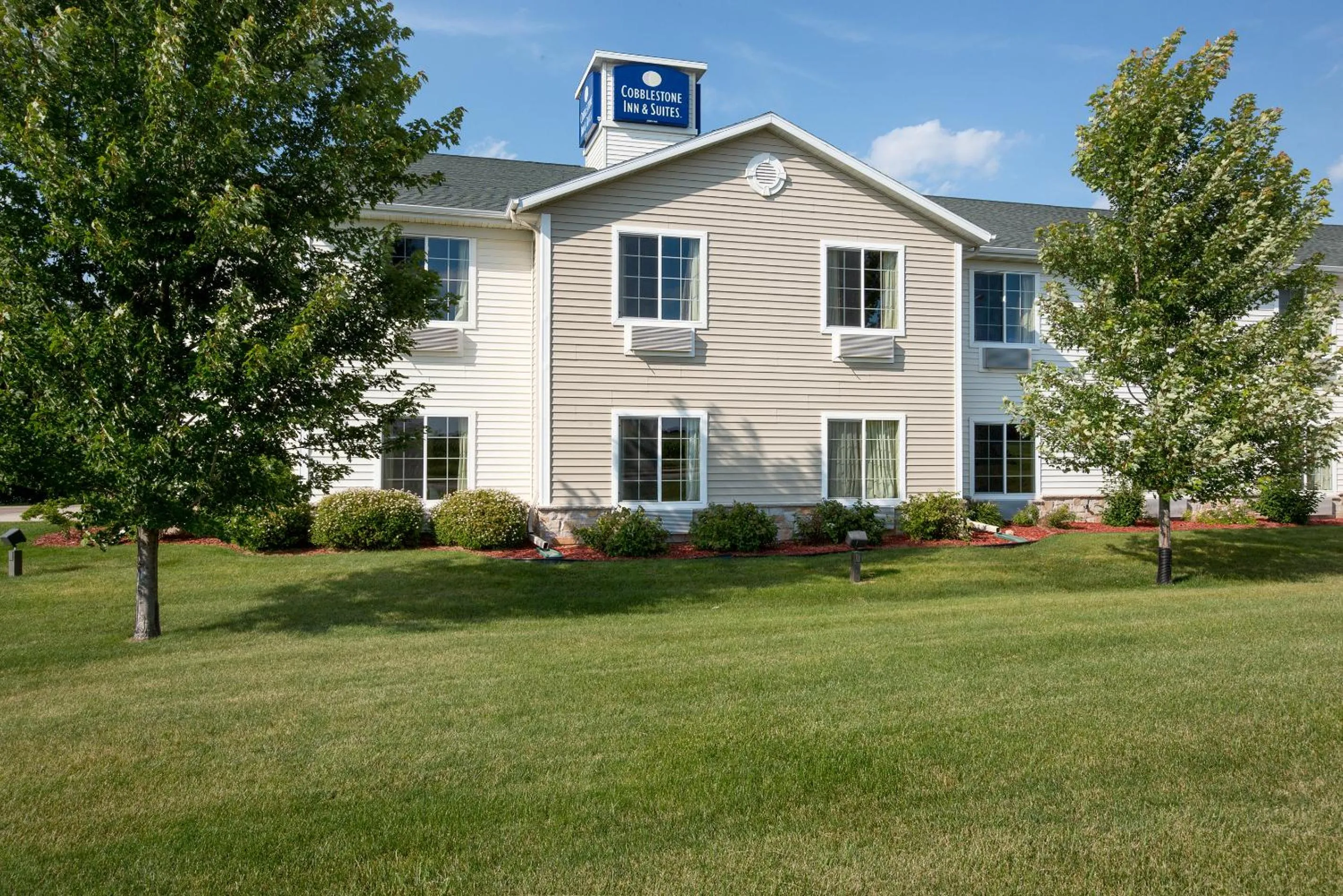 Property building in Cobblestone Inn & Suites - Clintonville