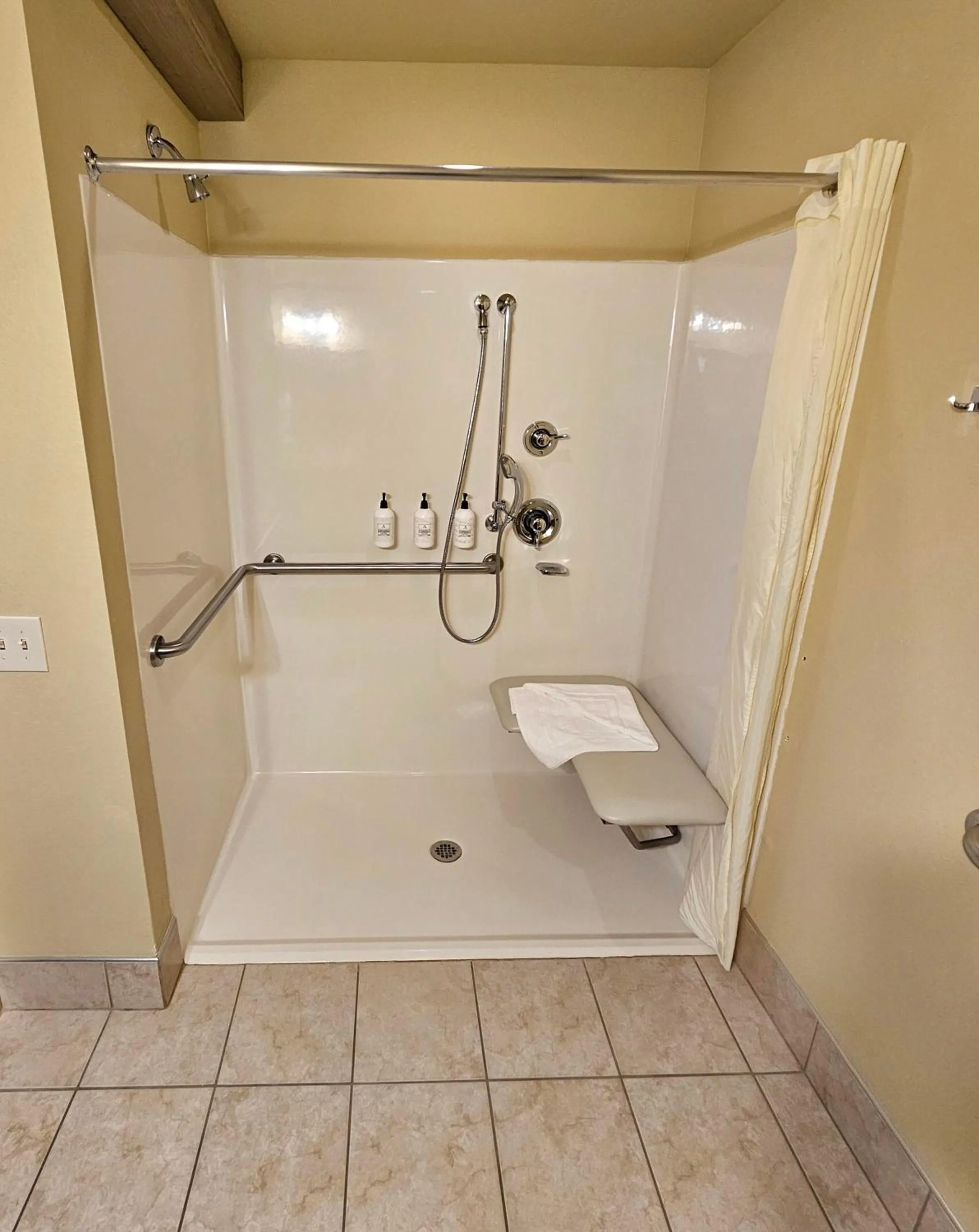 Bathroom in Cobblestone Inn & Suites - Clintonville