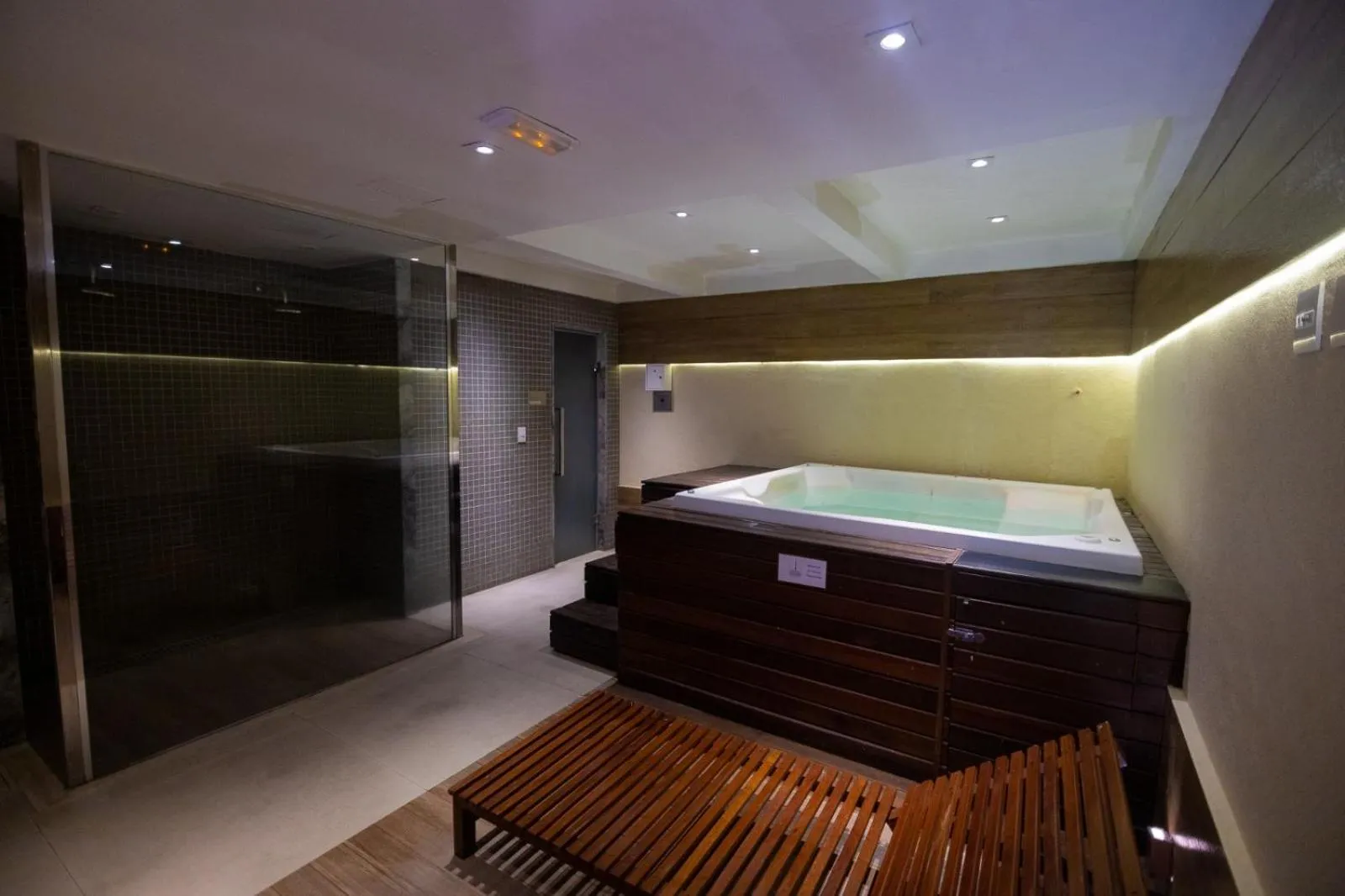 Hot Tub in Riale Brisa Barra