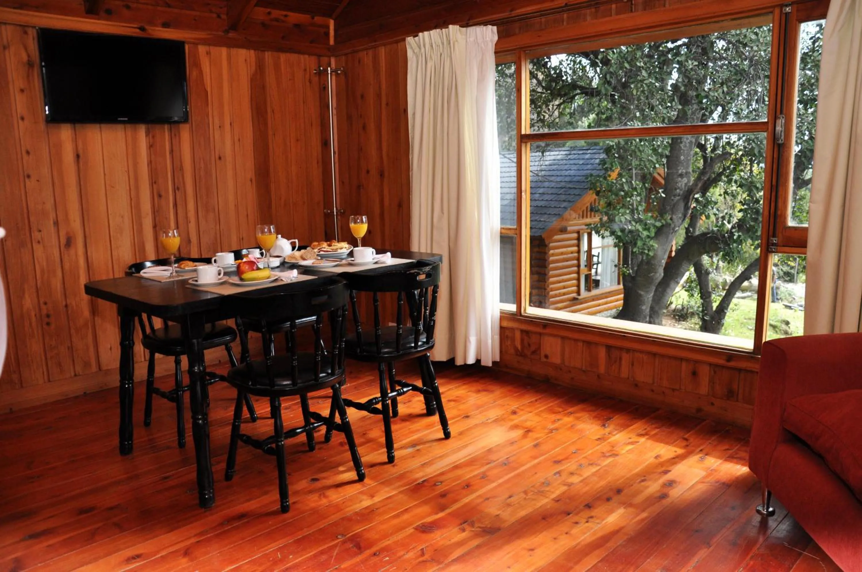 Dining area in Monasterio Hotel Boutique
