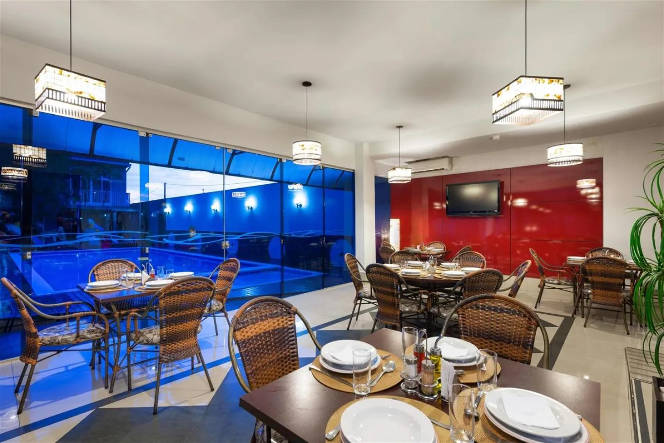 Restaurant/places to eat in Hotel Presidencial