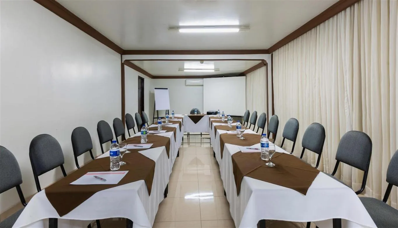 Business facilities in Hotel 365