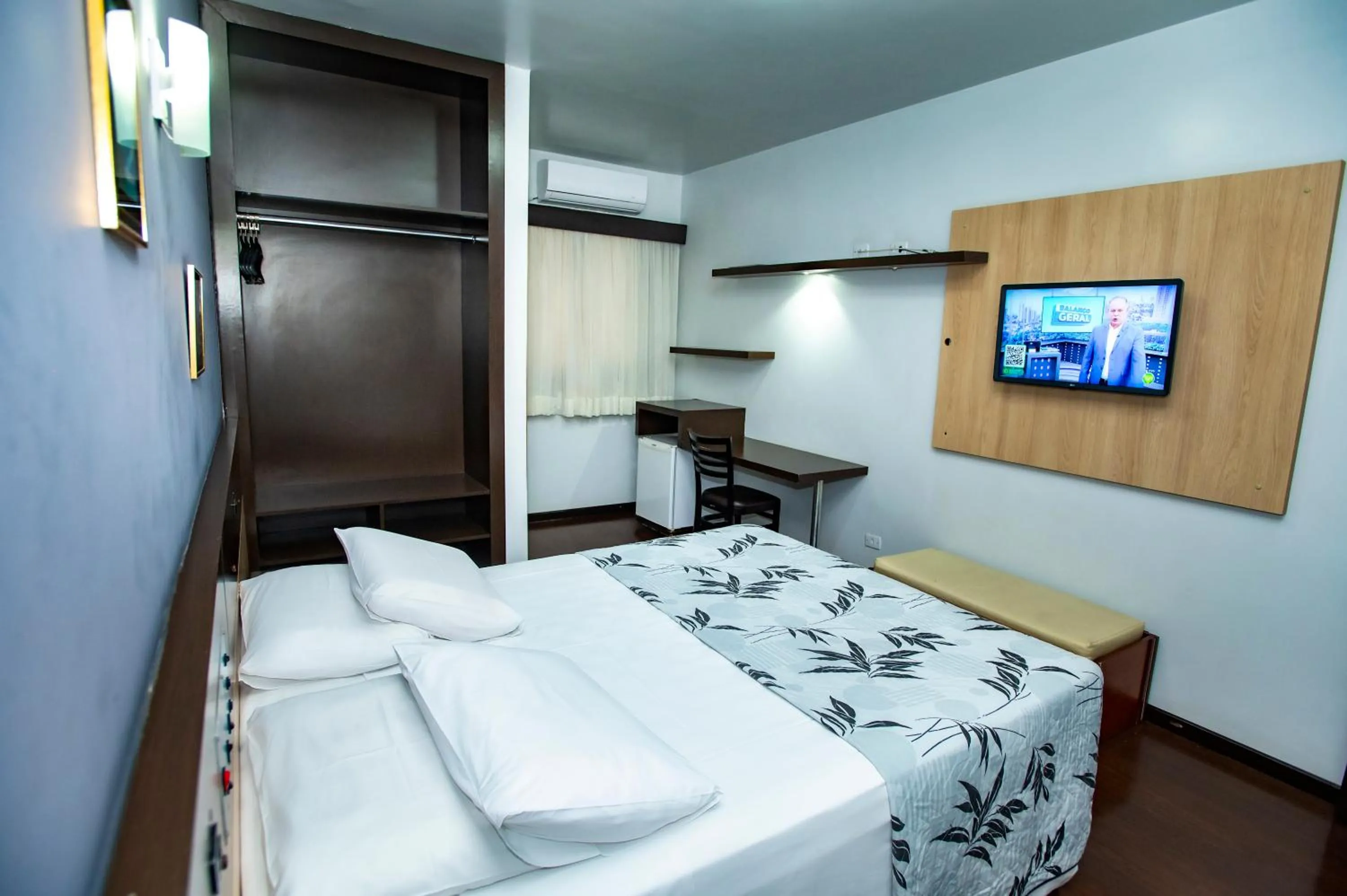 Bedroom, Bed in Hotel 365