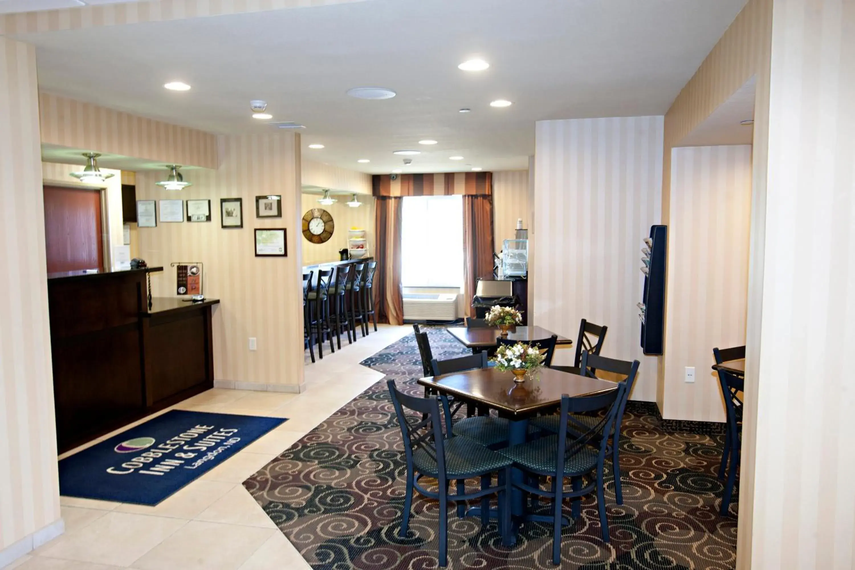 Lobby or reception in Cobblestone Inn & Suites - Langdon Lobby or reception in Cobblestone Inn & Suites - Langdon