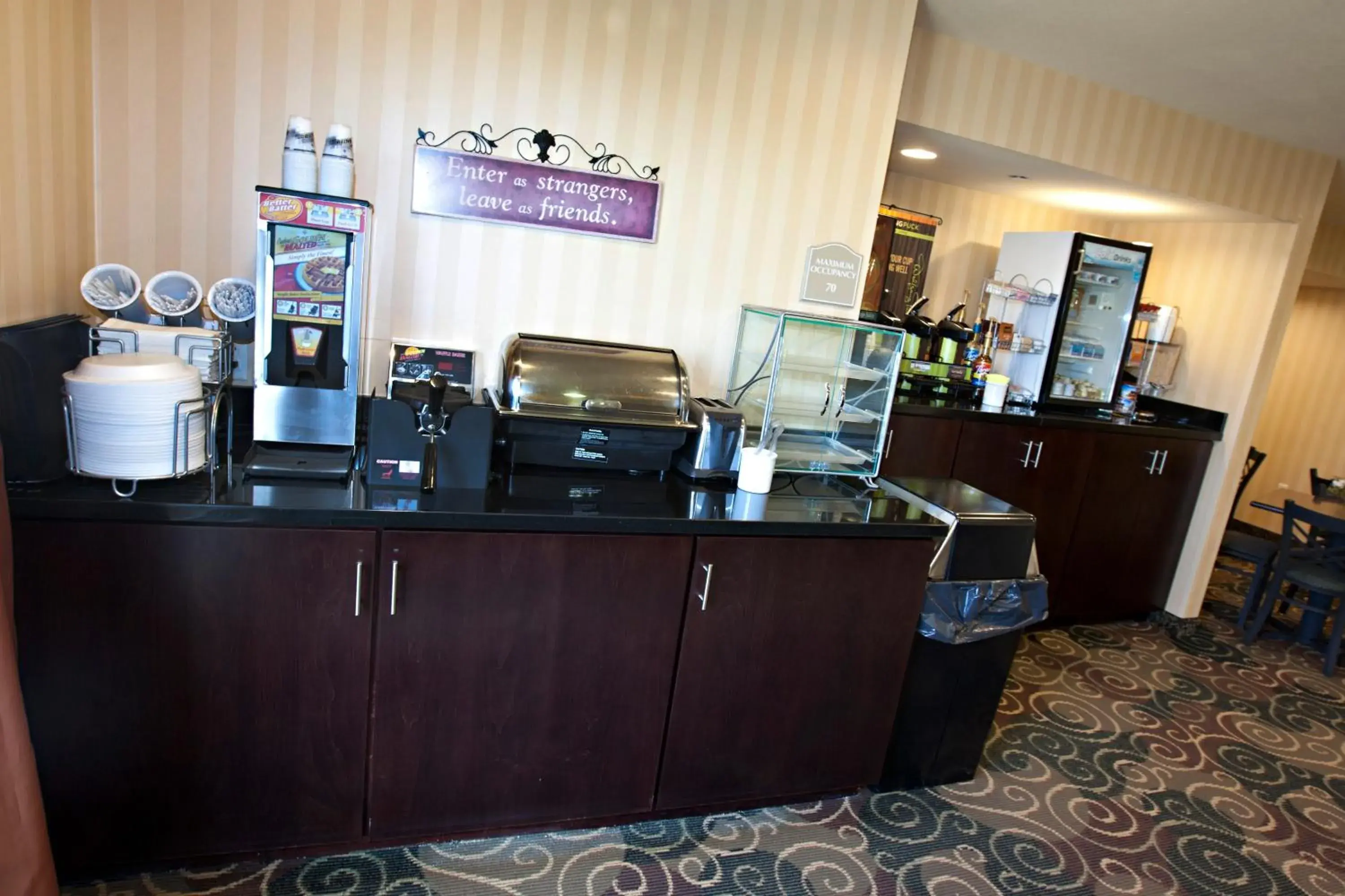 Lobby or reception in Cobblestone Inn & Suites - Langdon Lobby or reception in Cobblestone Inn & Suites - Langdon