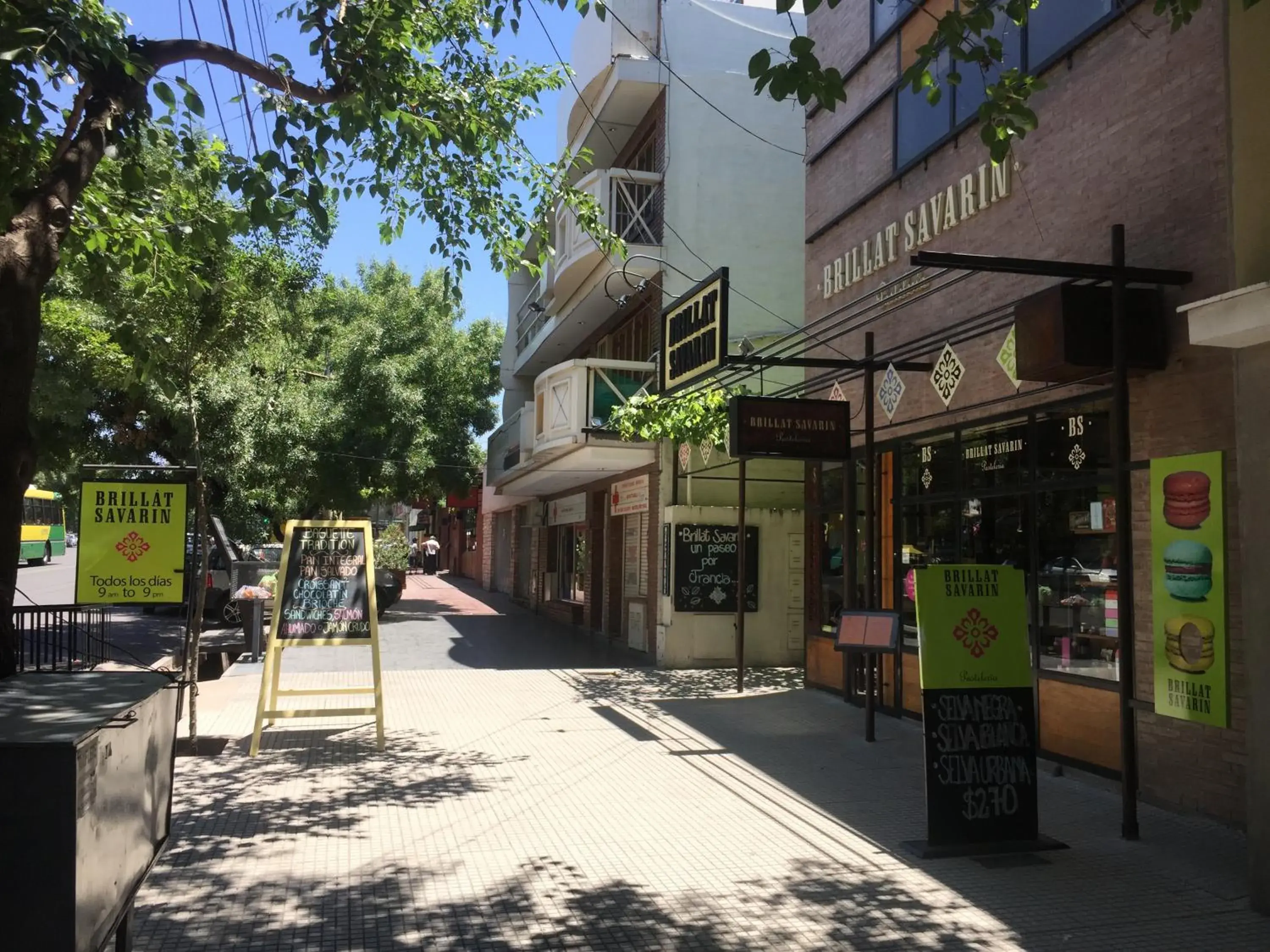 Property building in Paradise Departamentos Property building in Paradise Departamentos