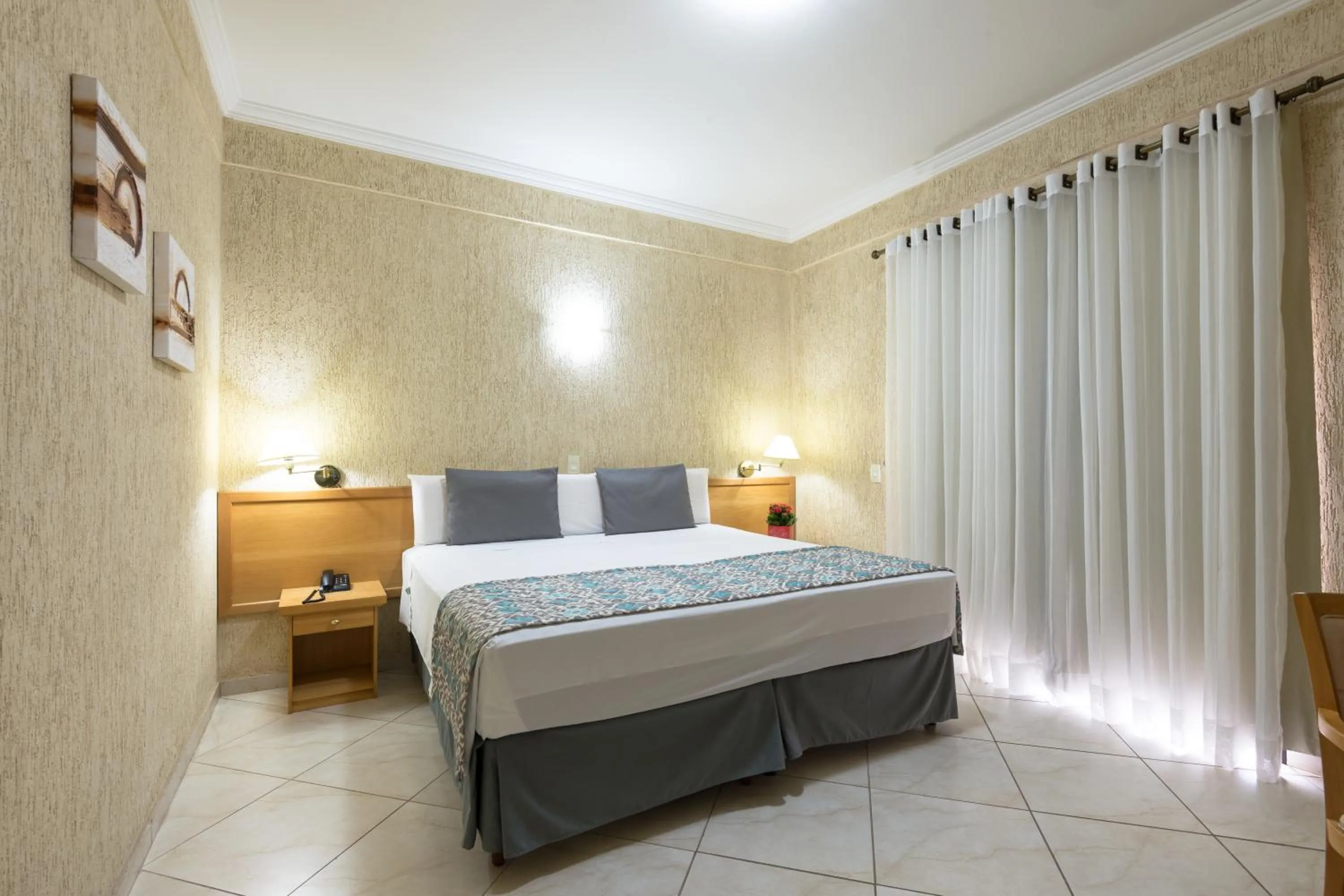 Day, Bed in Hotel Guarany