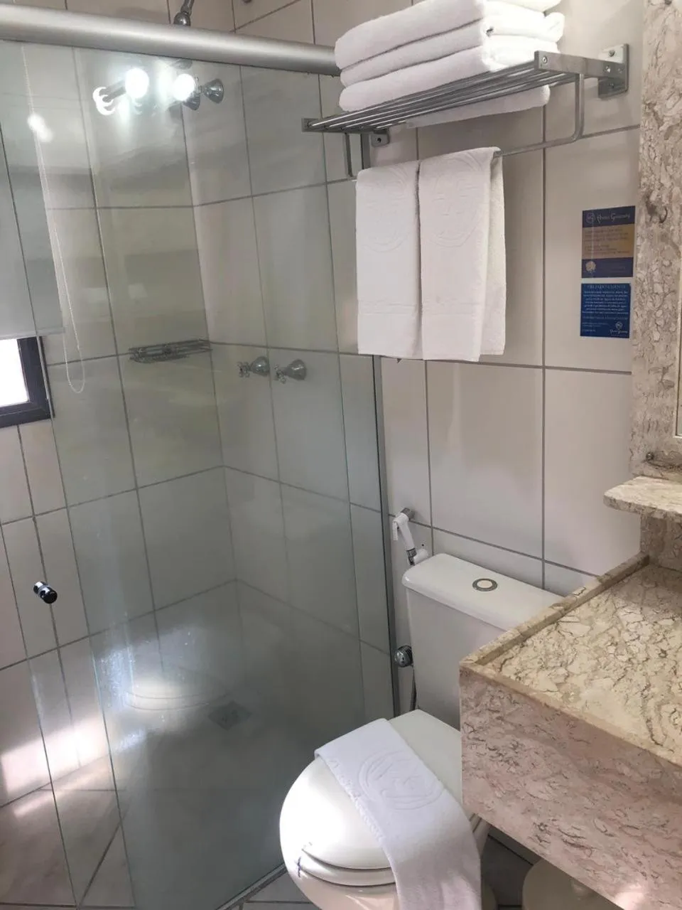 Shower in Hotel Guarany